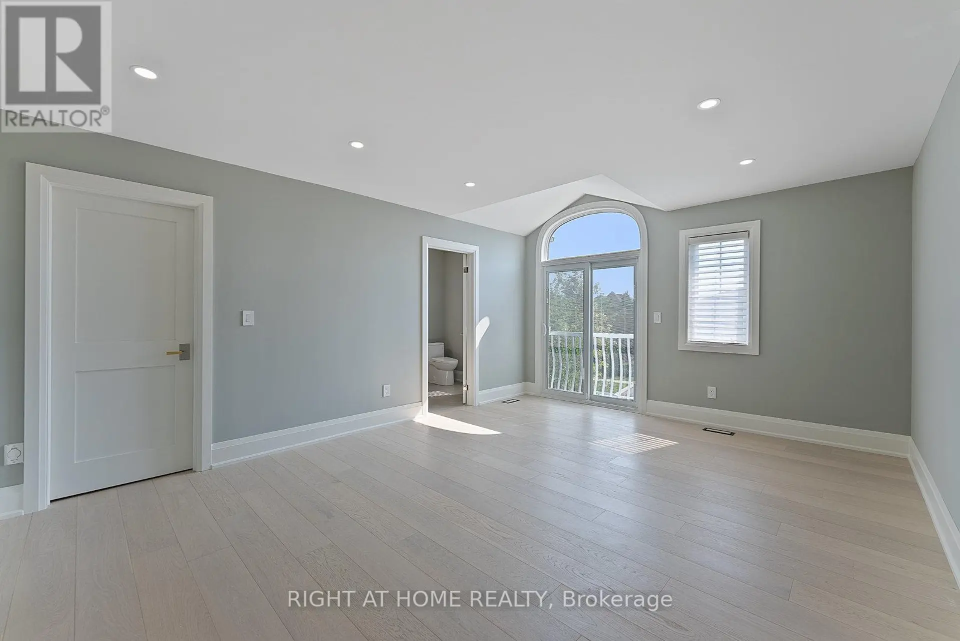 10 RIVERWOOD TERRACE - Image 8
