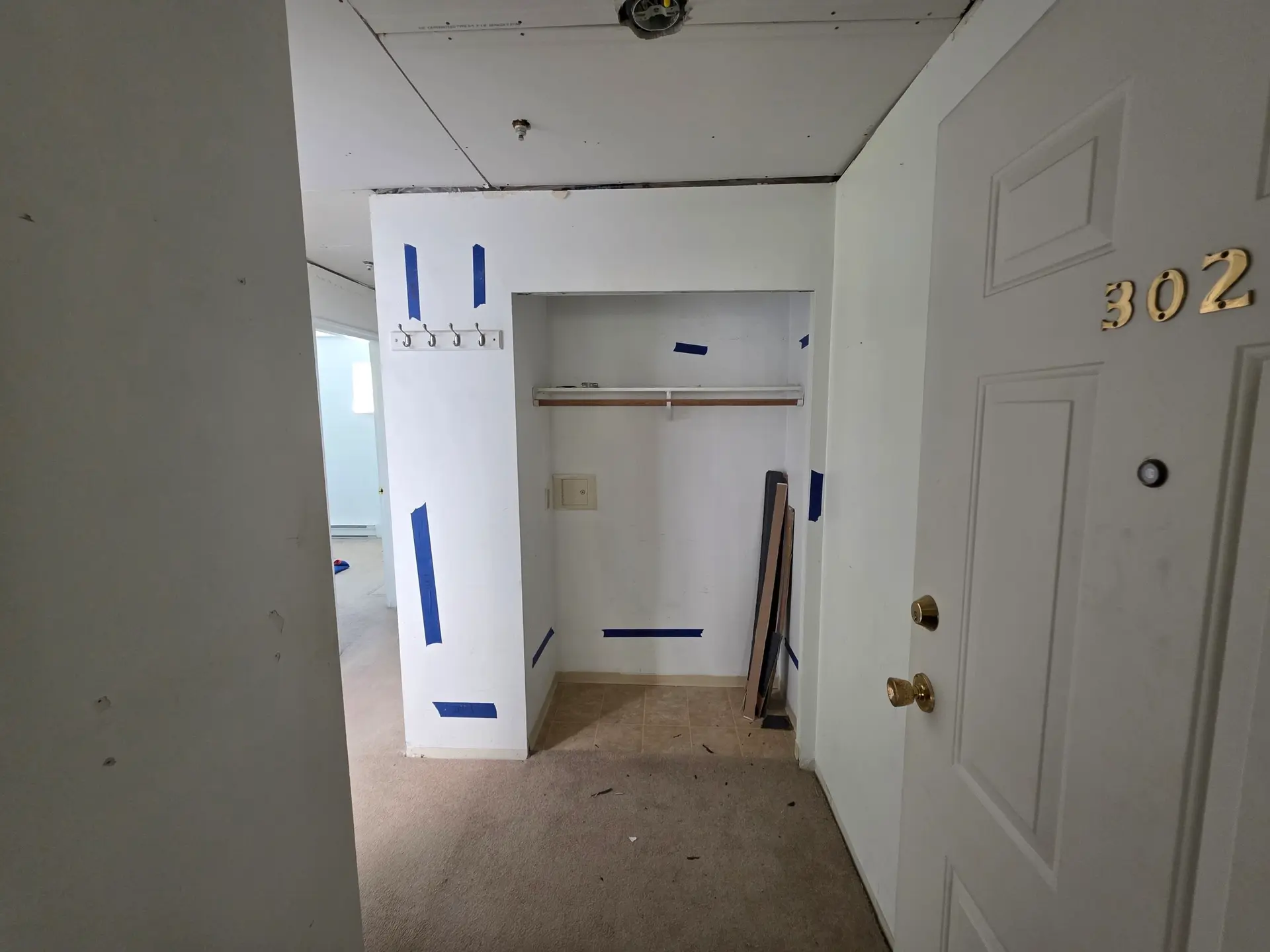 #302 723 Twelfth Street - Image 2