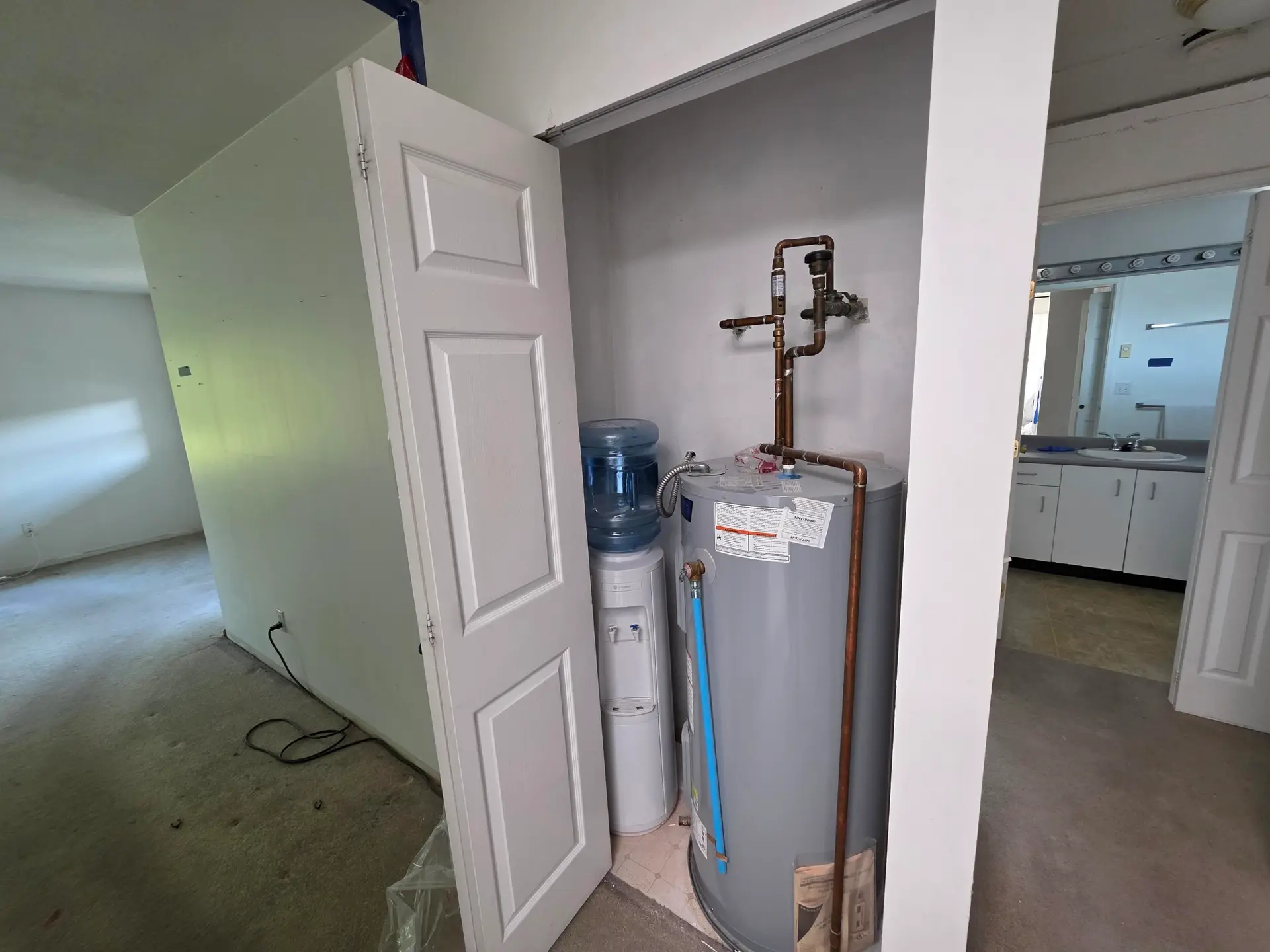 #302 723 Twelfth Street - Image 6