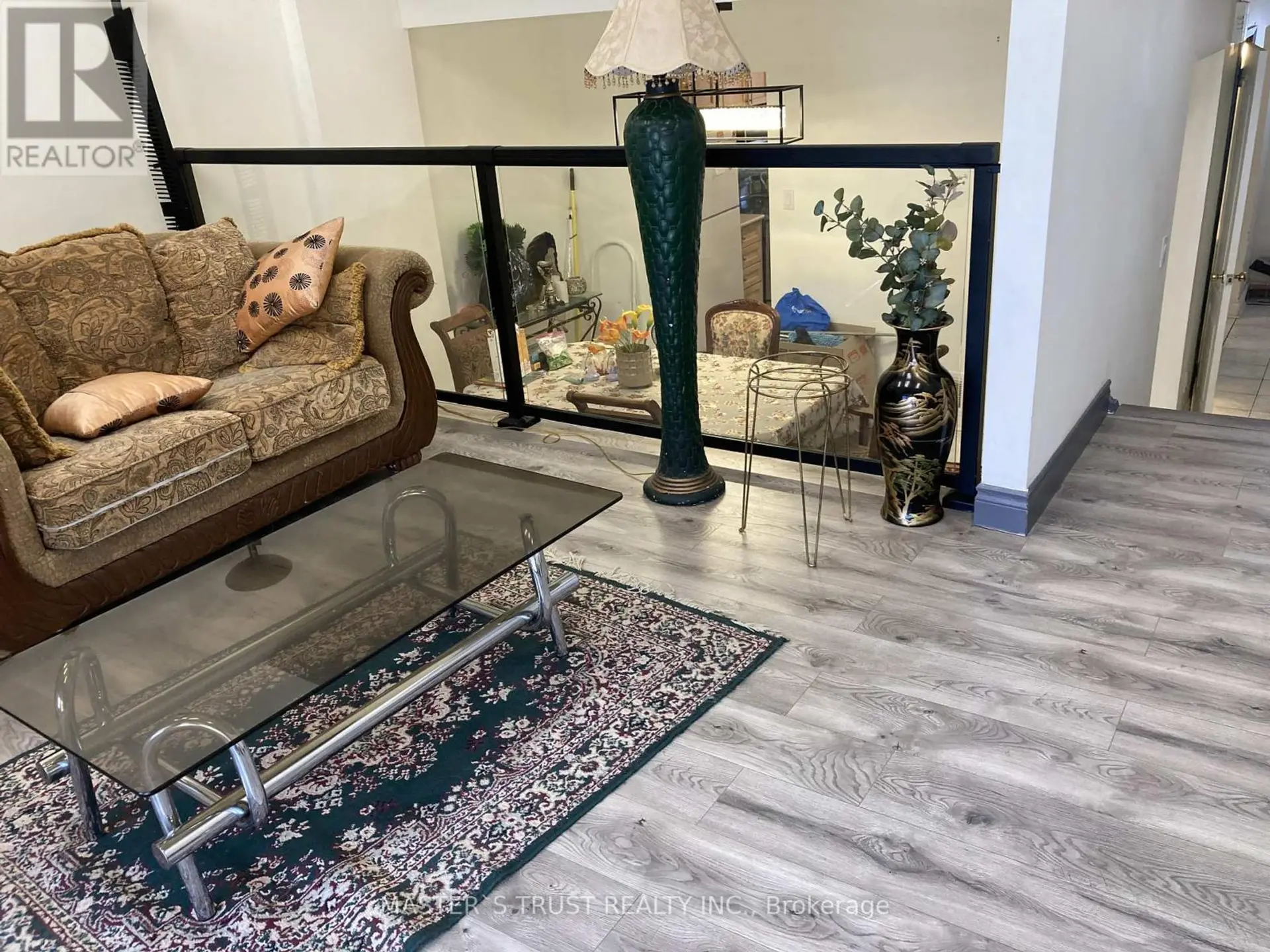 ##6 374 DRIFTWOOD AVENUE - Image 2