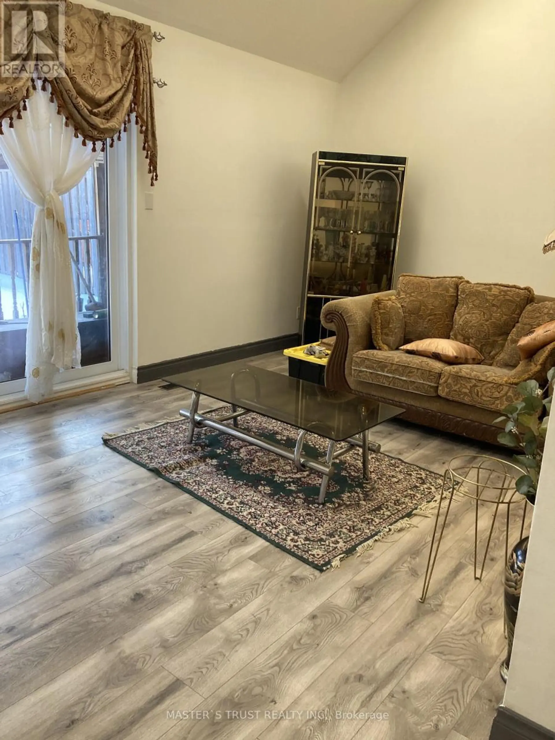 ##6 374 DRIFTWOOD AVENUE - Image 6