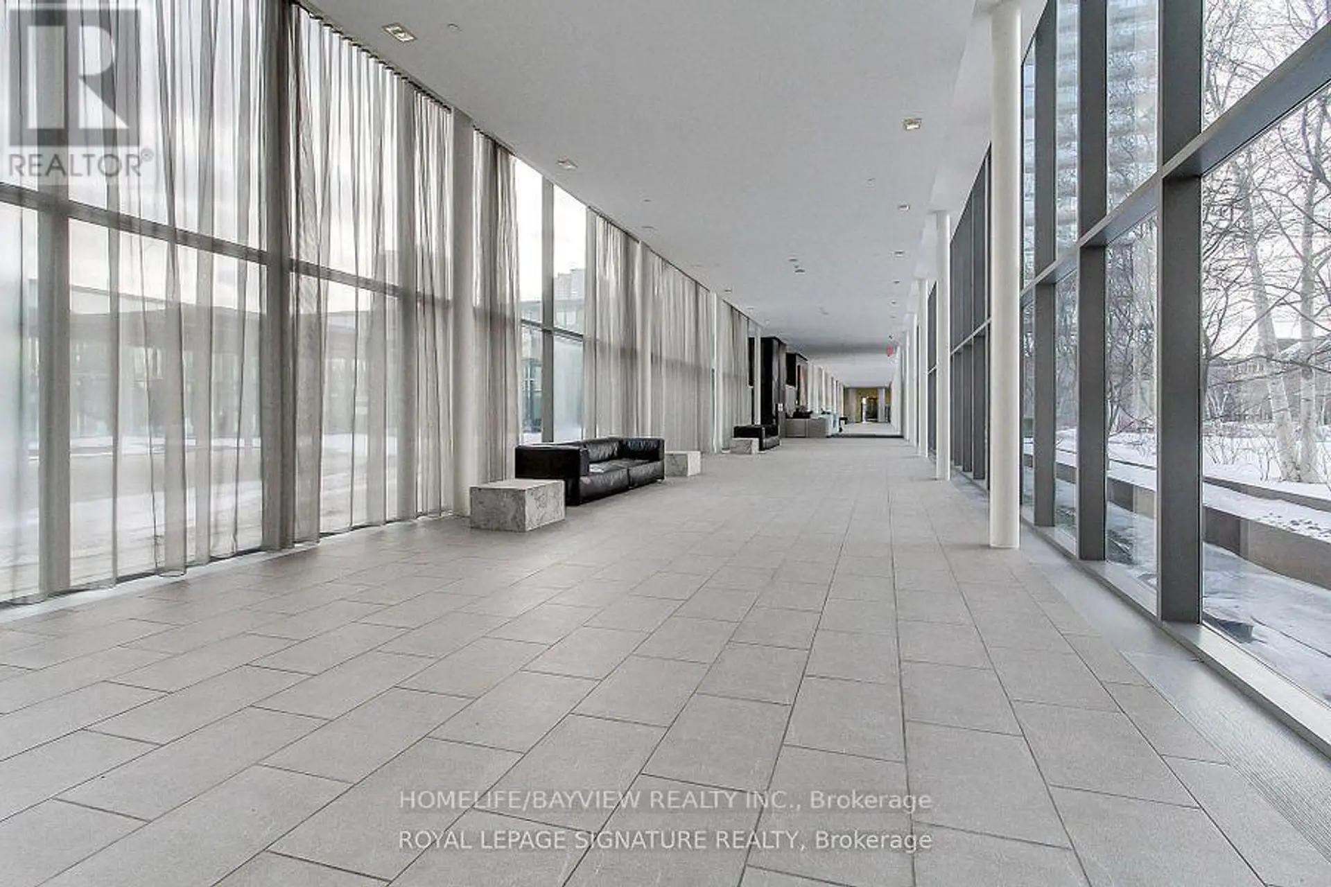 #806 103 THE QUEENSWAY - Image 2