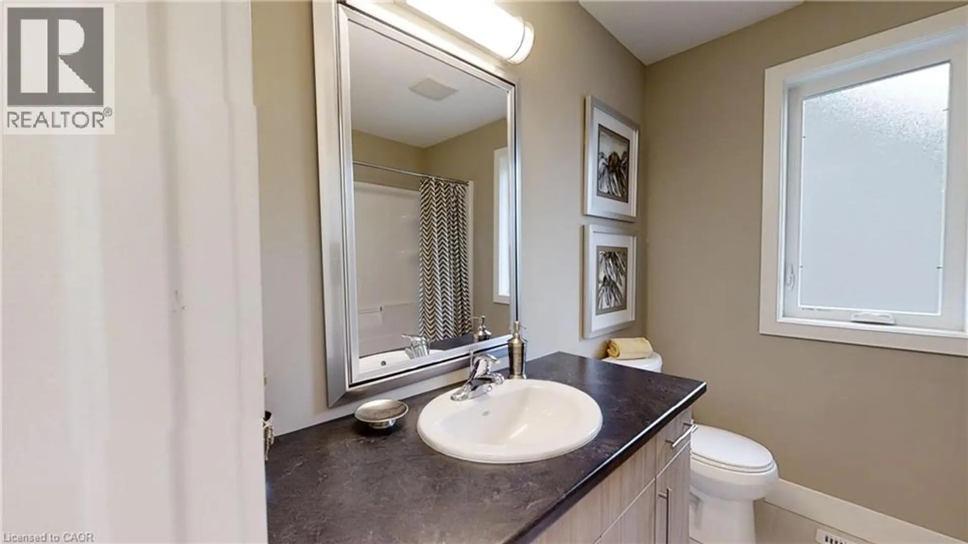 2250 SOUTHPORT CRESCENT - Image 9