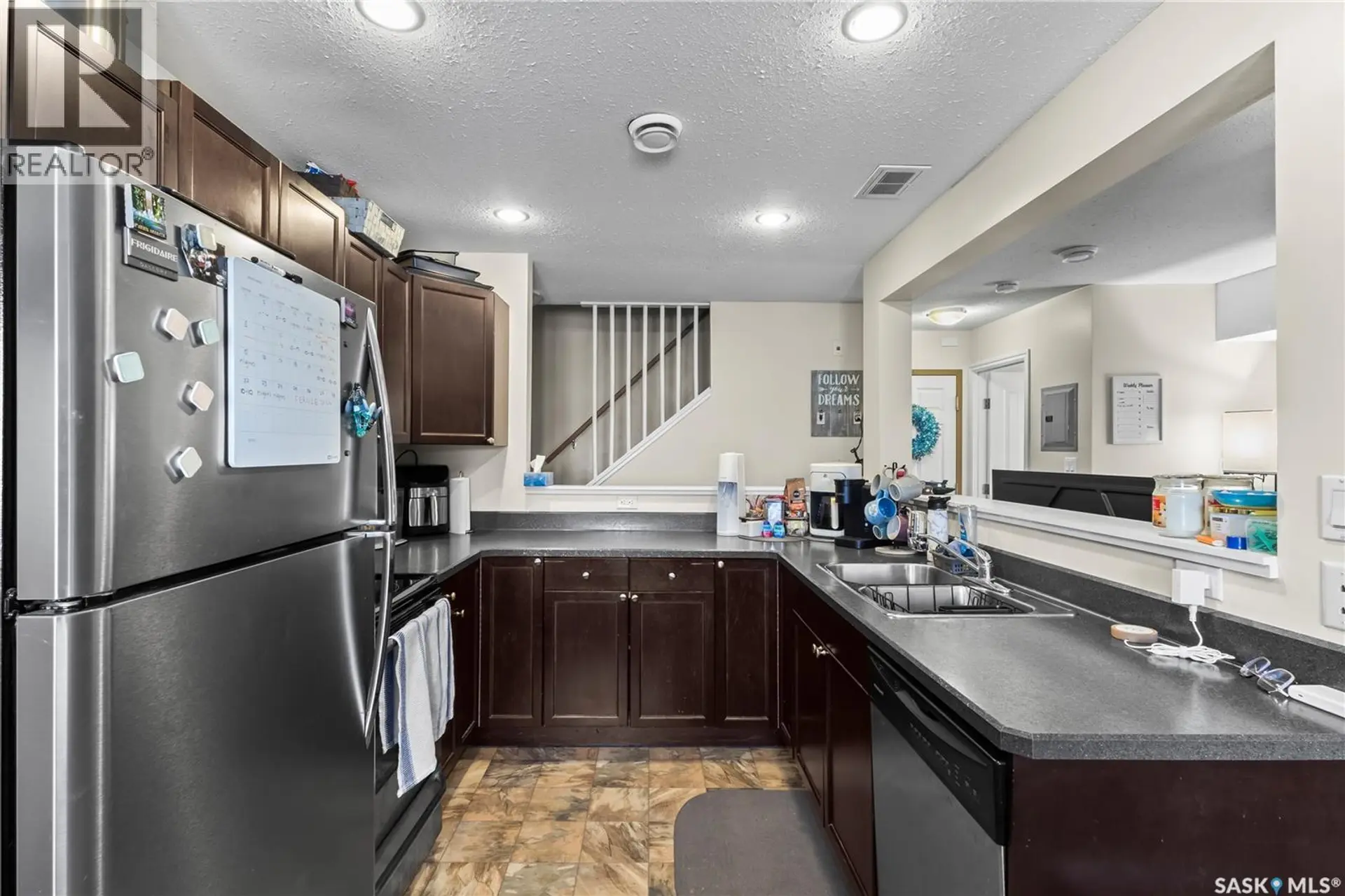 #217 515 28TH STREET E - Image 9