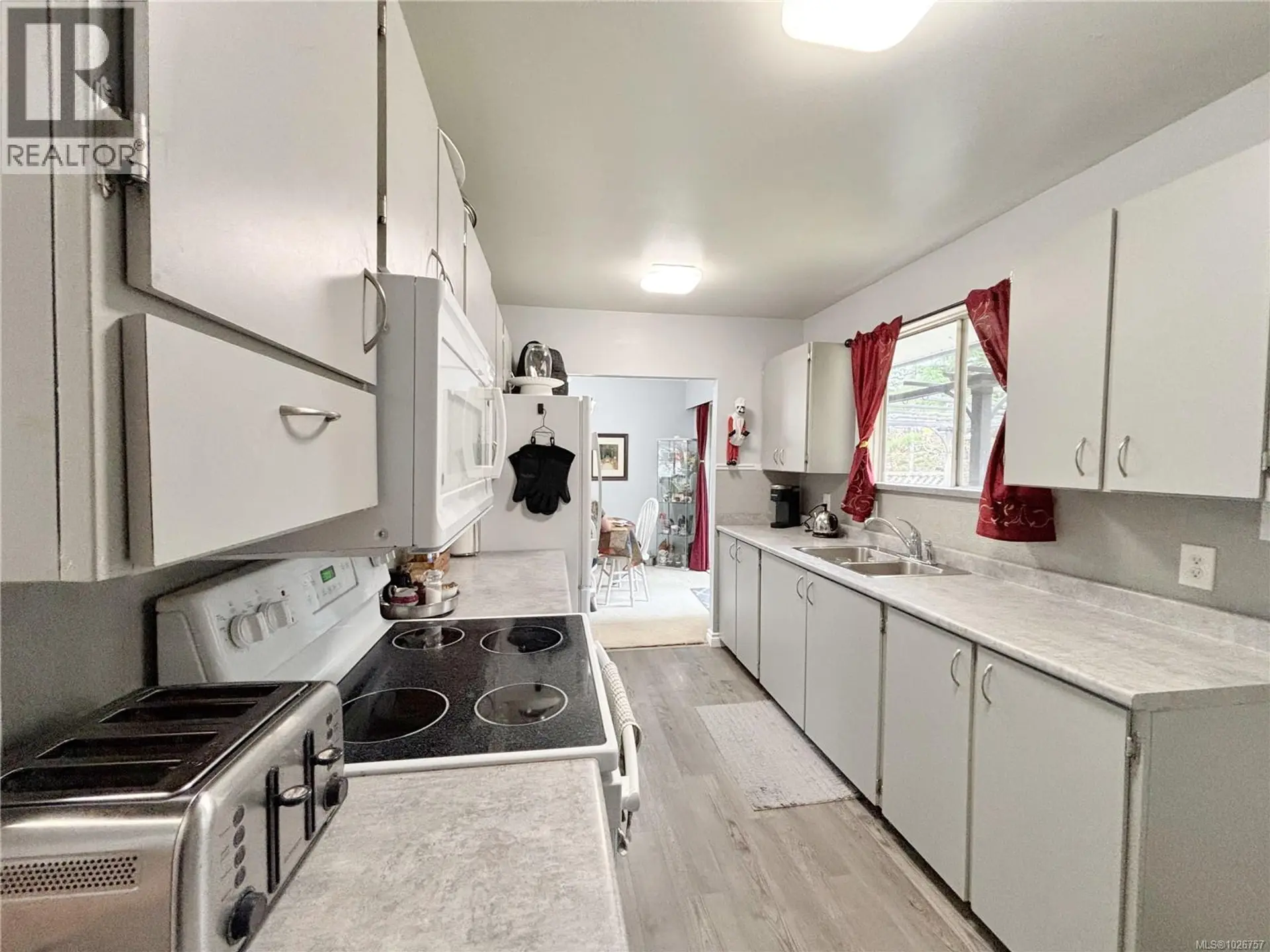 530 Dogwood Dr - Image 3