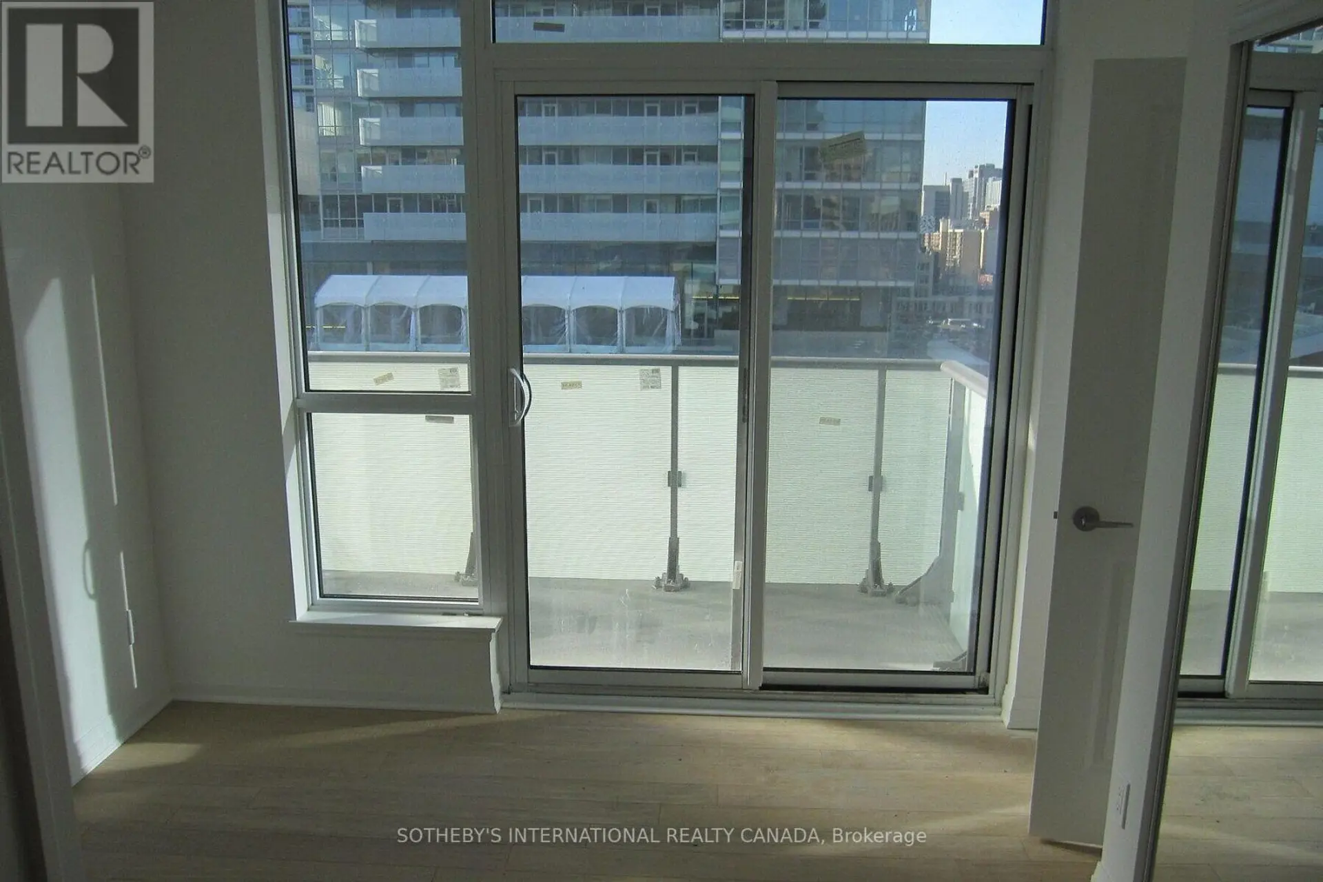 #1102 8 MERCER STREET - Image 8