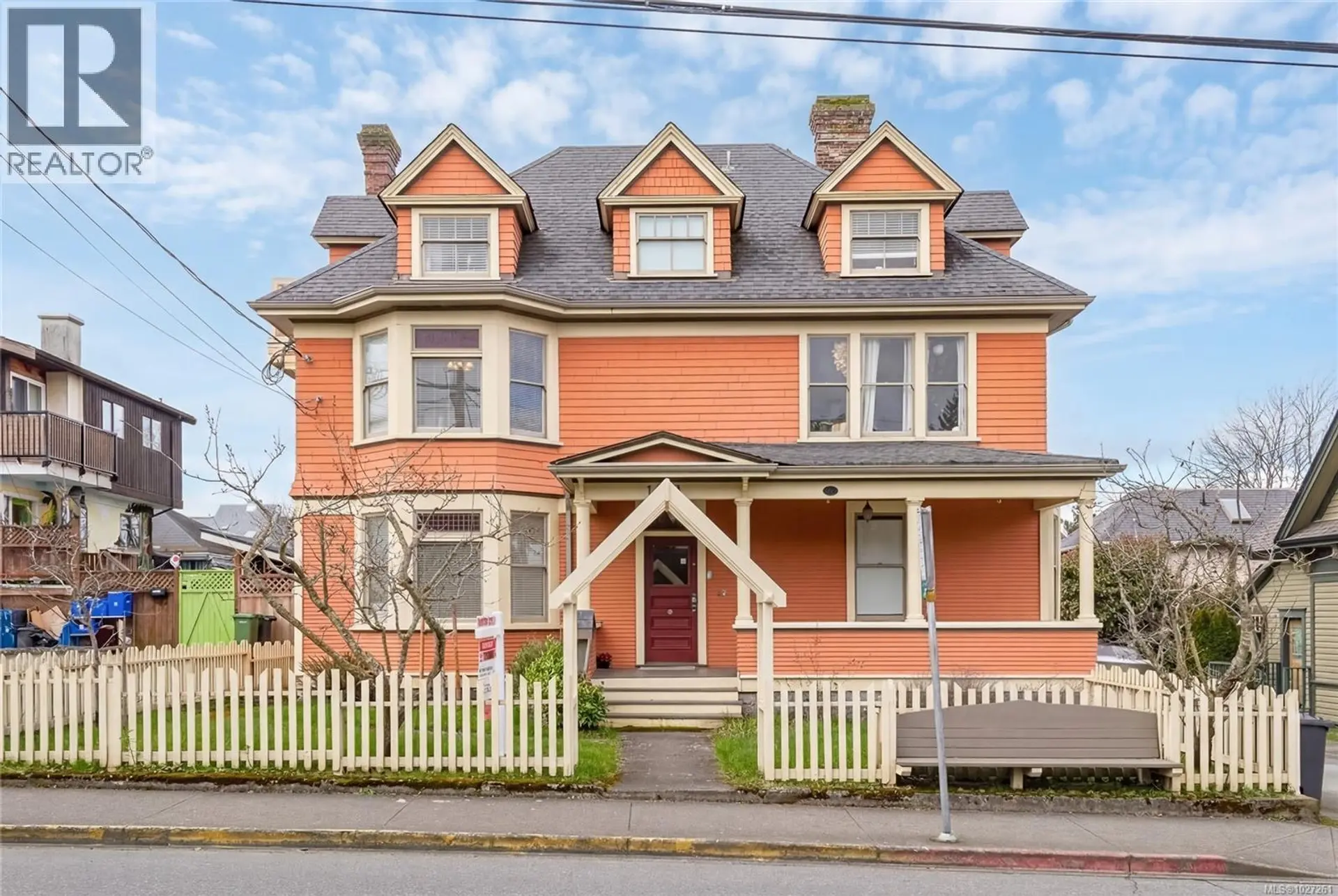 Property at 1418 Fernwood Rd, Victoria, BC