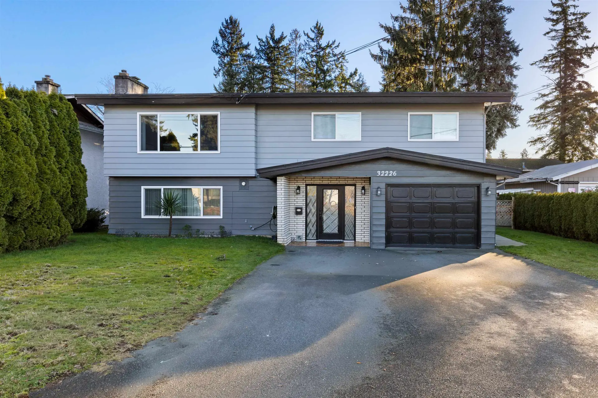 Property at 32226 Emerald Avenue, Abbotsford, BC
