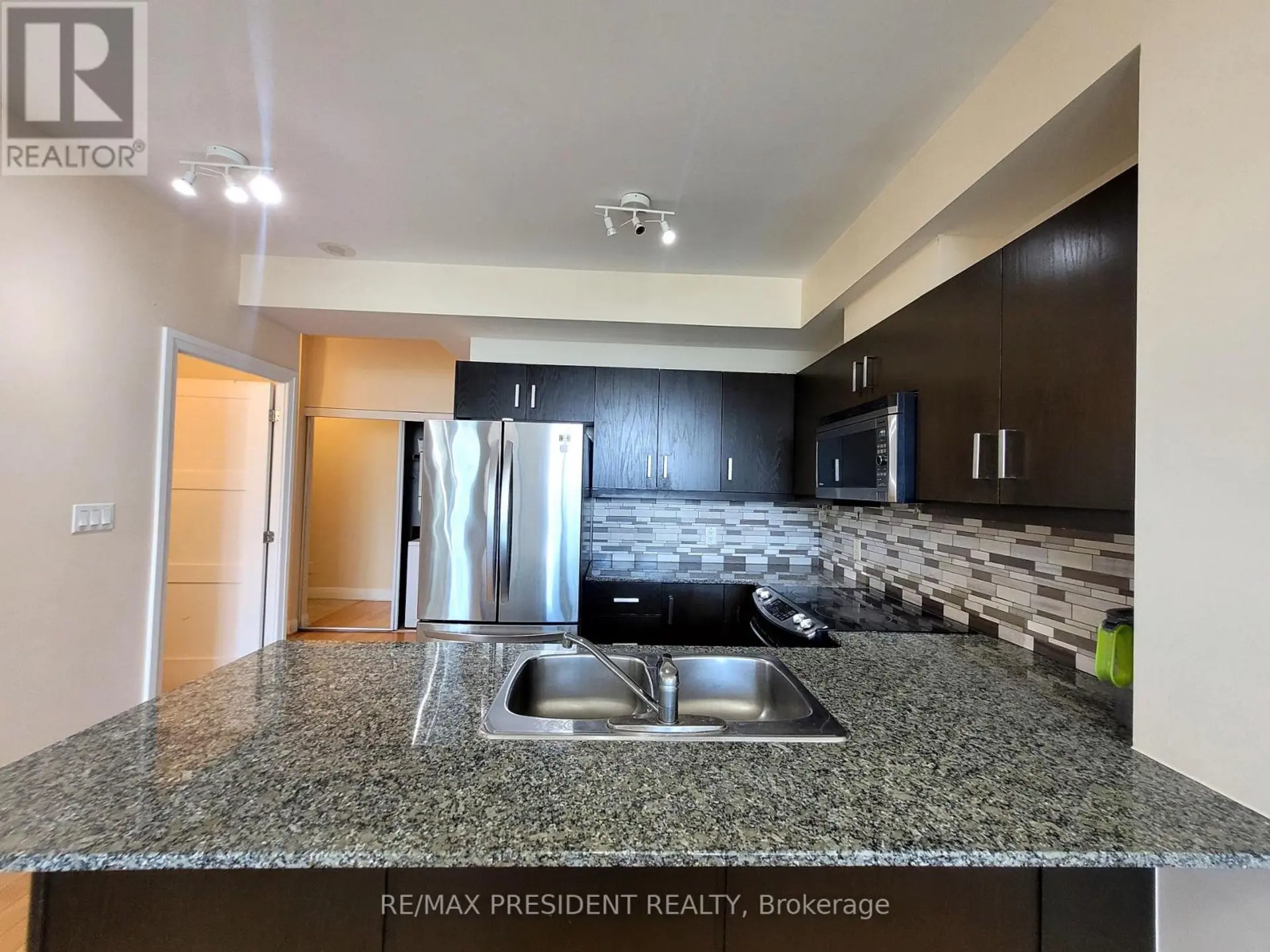 #801 3504 HURONTARIO STREET - Image 7
