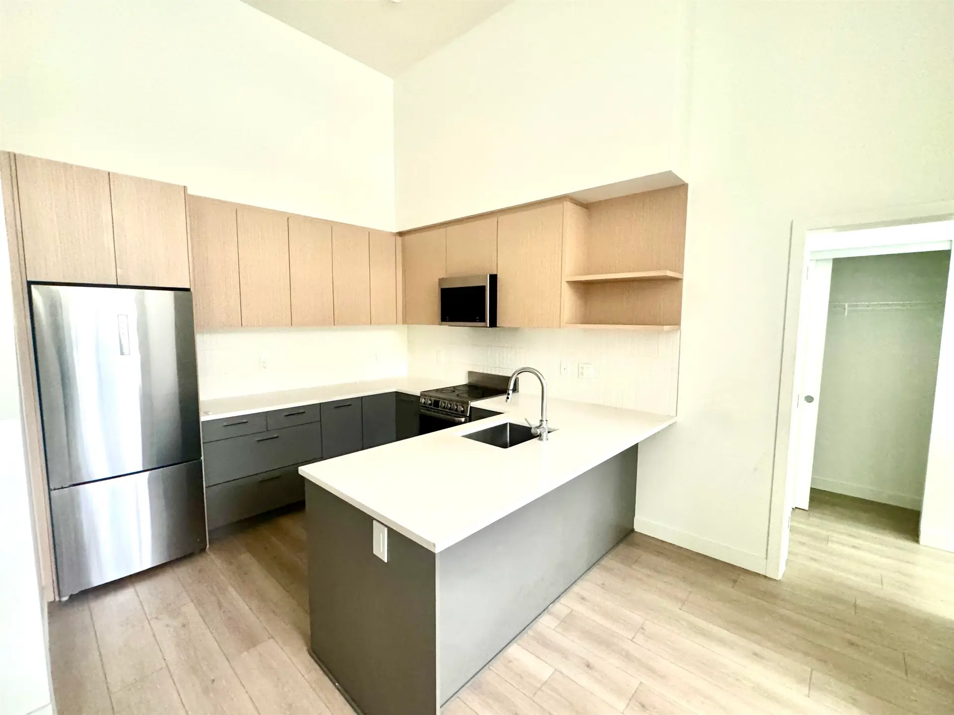#119 10777 138 Street - Image 8