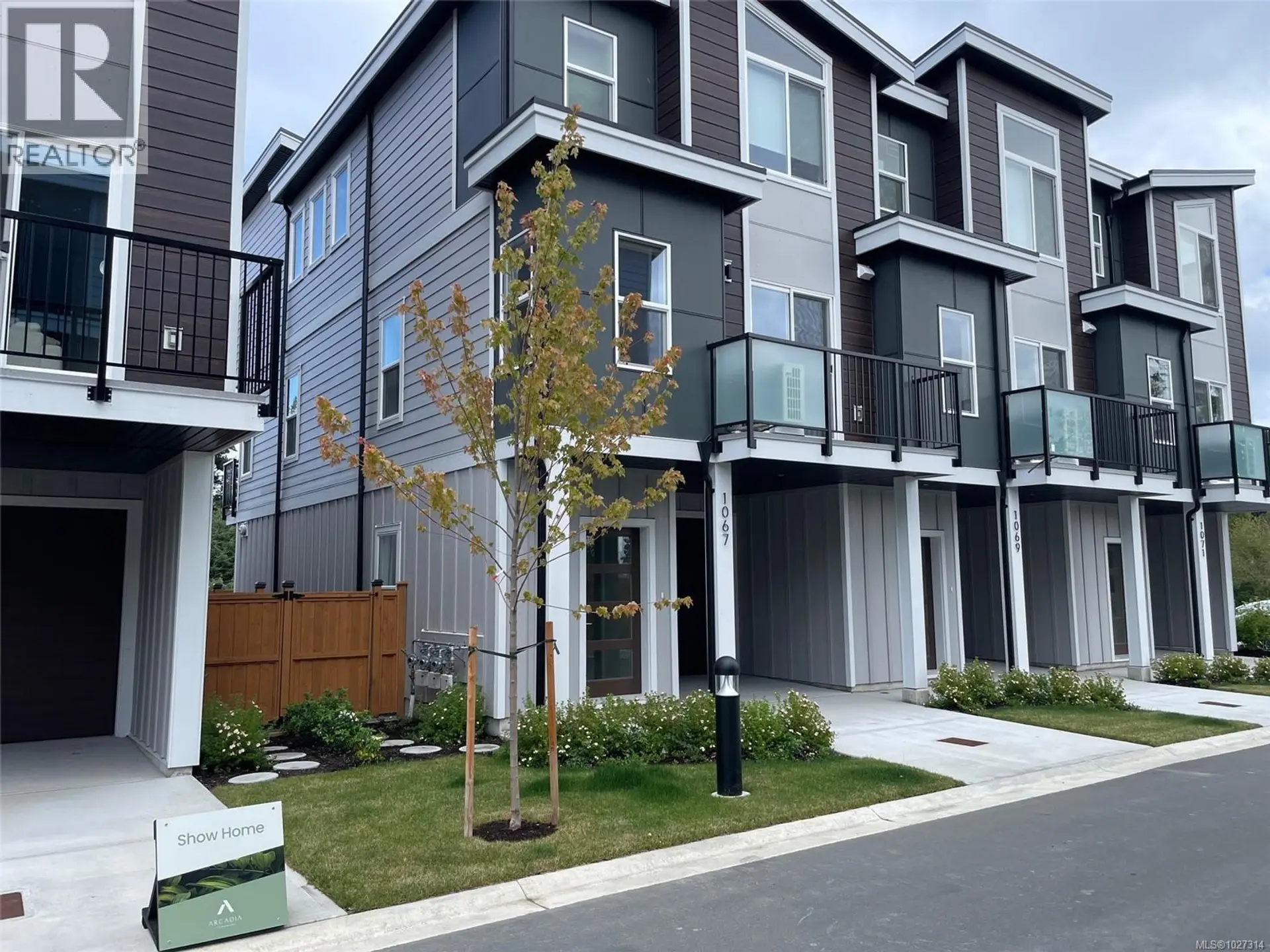 Property at 1203 Arcadiawood Crt, Langford, BC