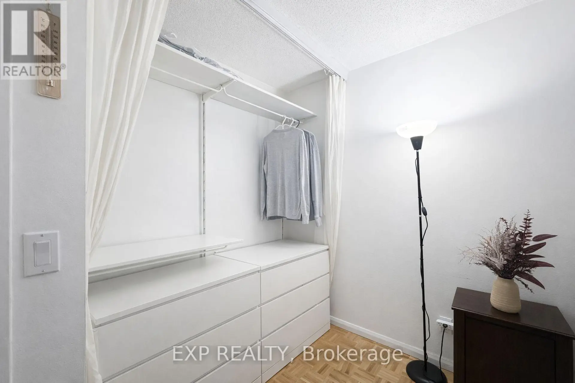 #705 475 LAURIER AVENUE W - Image 11