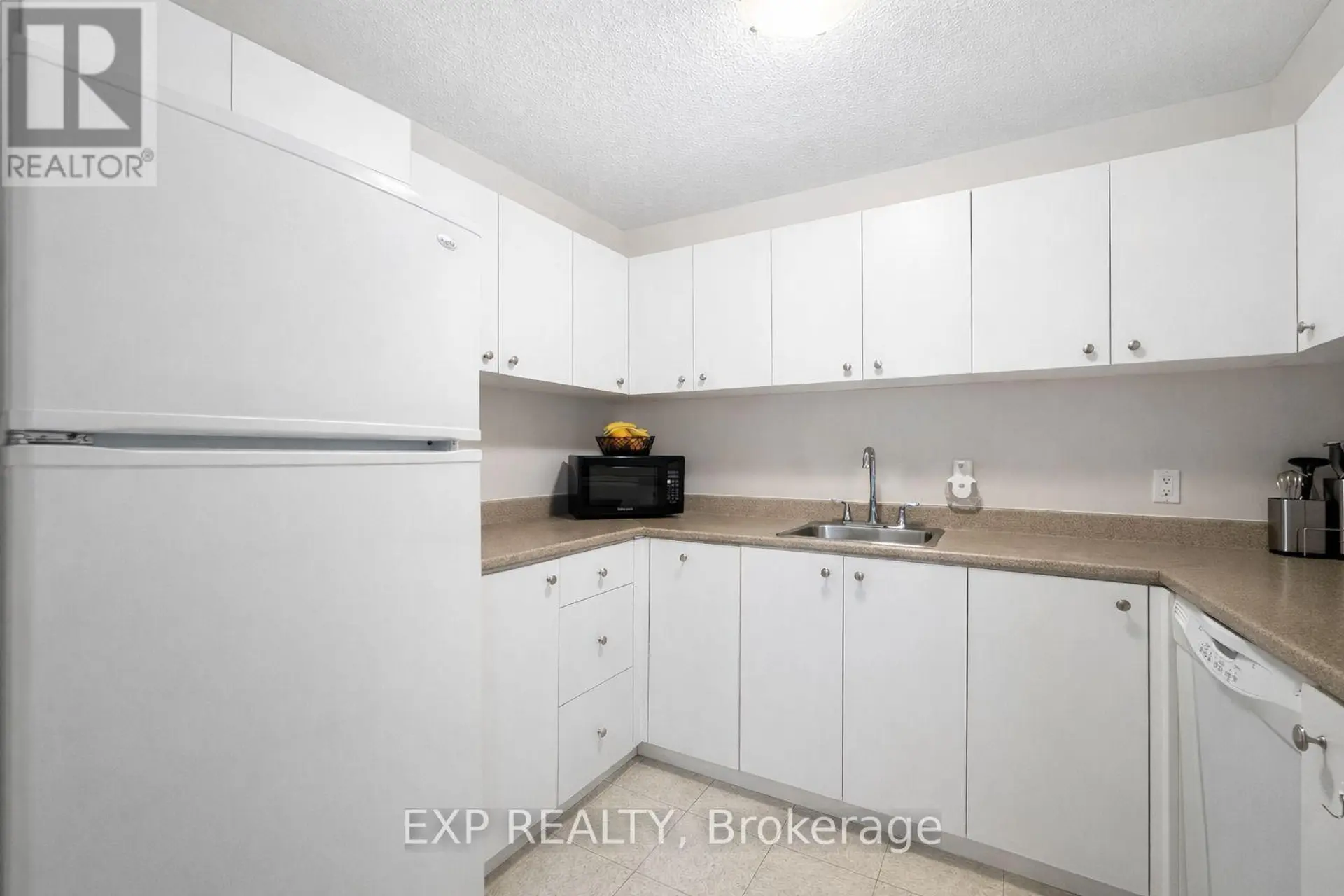 #705 475 LAURIER AVENUE W - Image 7