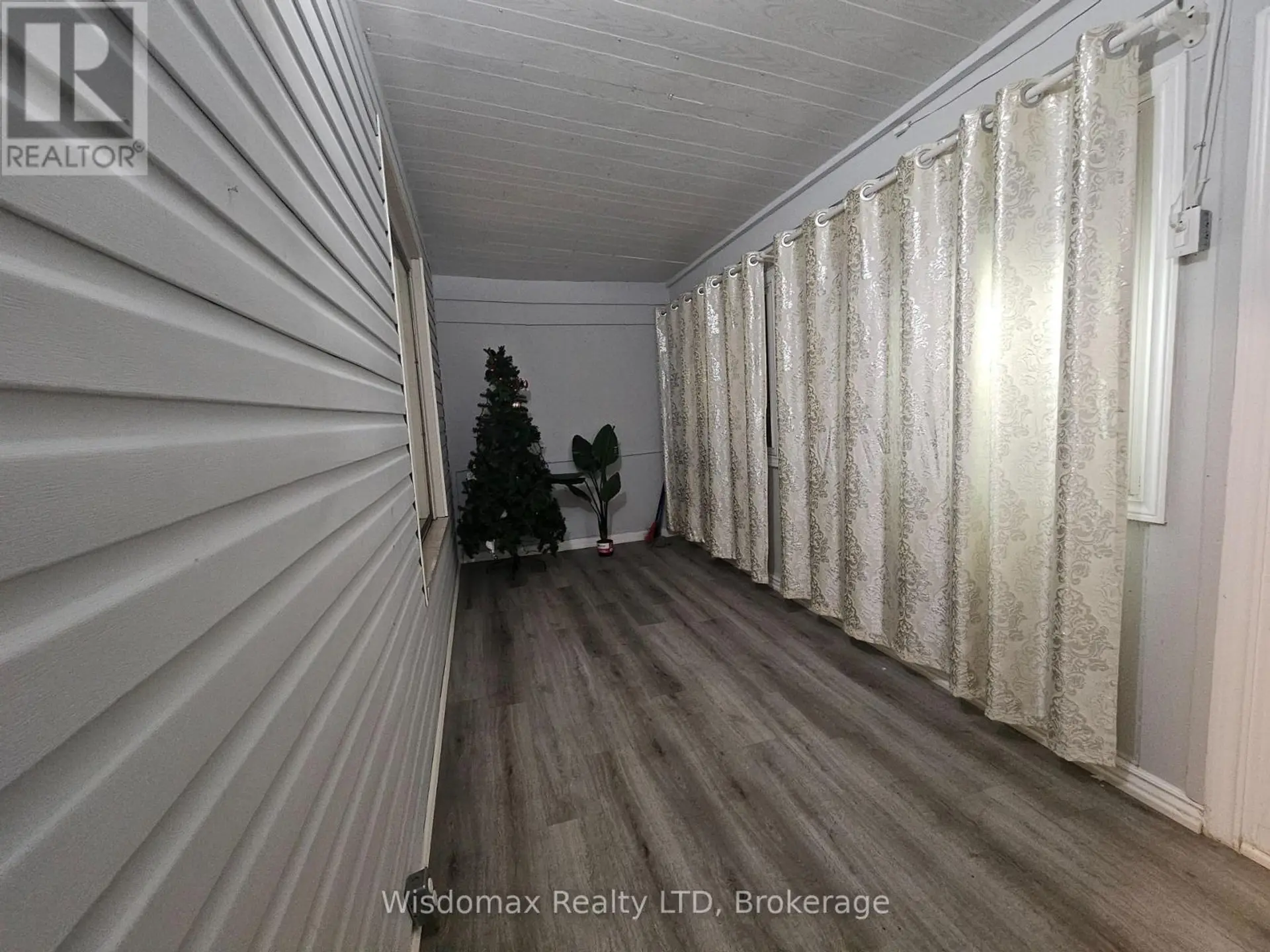 4466 FOURTH AVENUE - Image 2