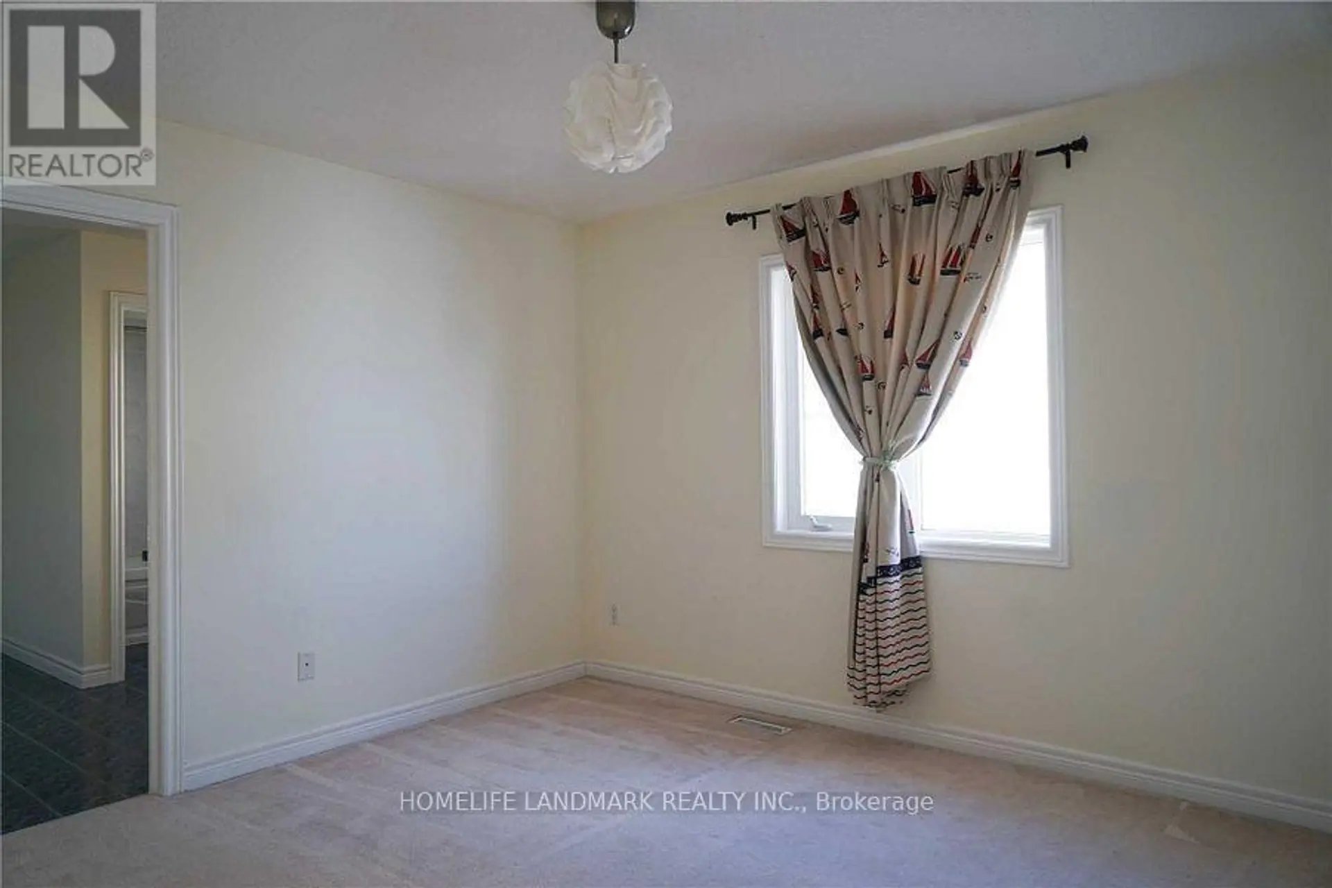25 LORD  NELSON COURT - Image 12