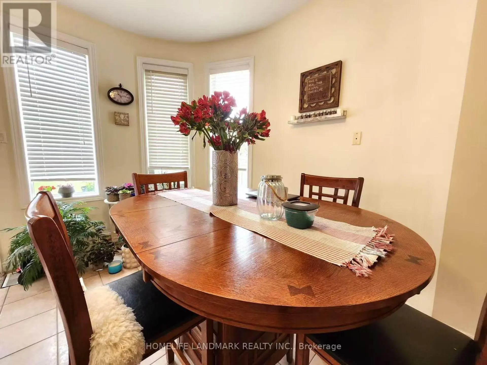 25 LORD  NELSON COURT - Image 7