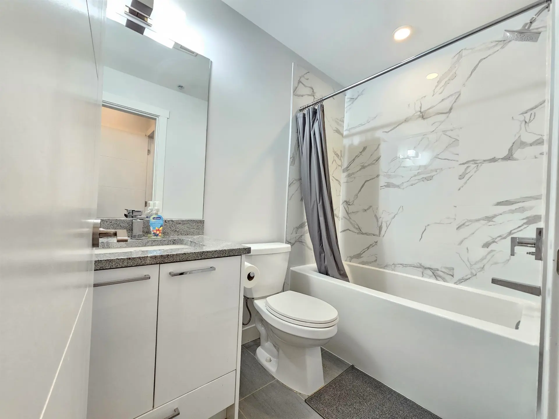 #508 20696 Eastleigh Crescent - Image 7