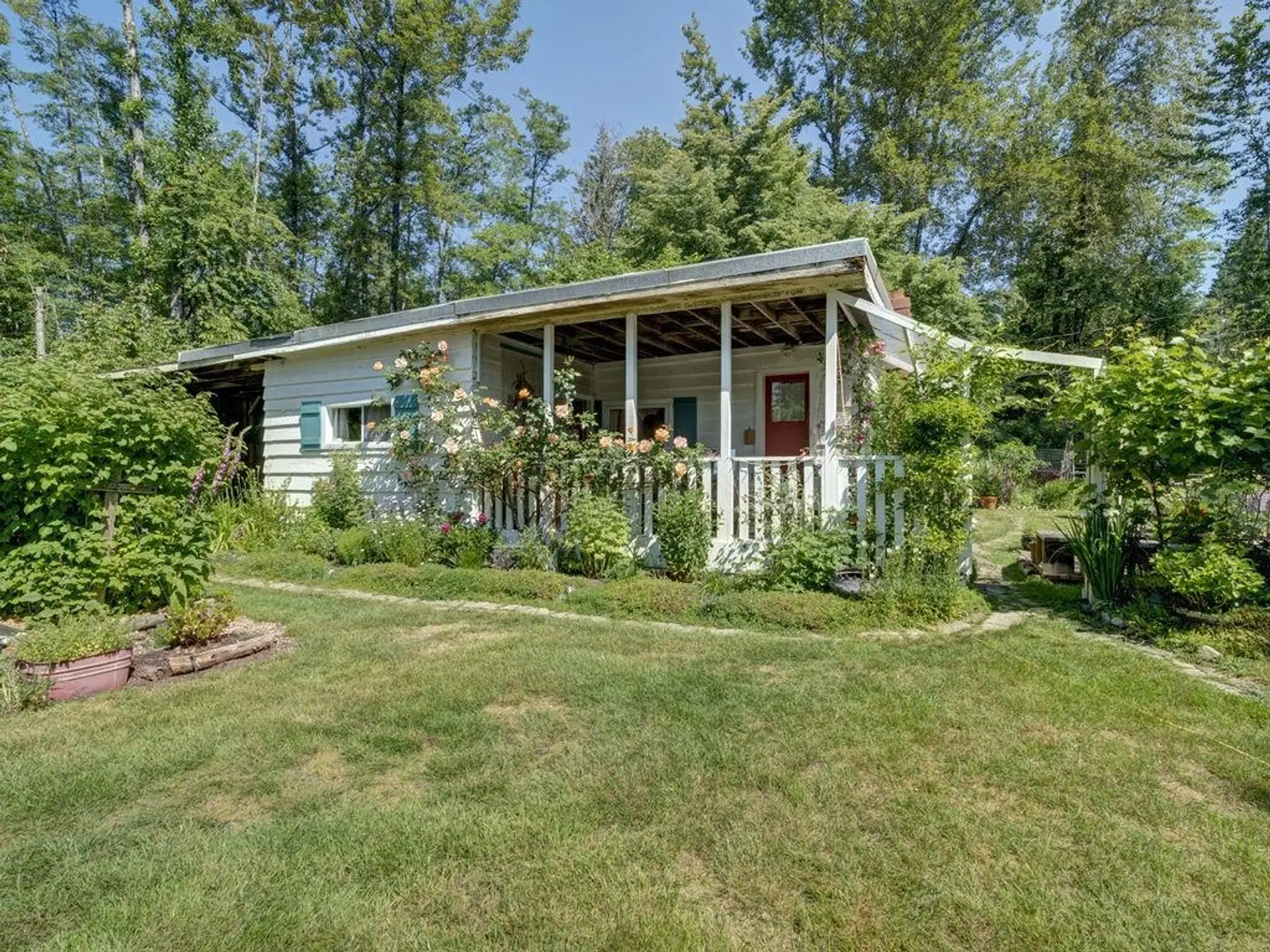Property at 947 North Road, Gibsons, BC