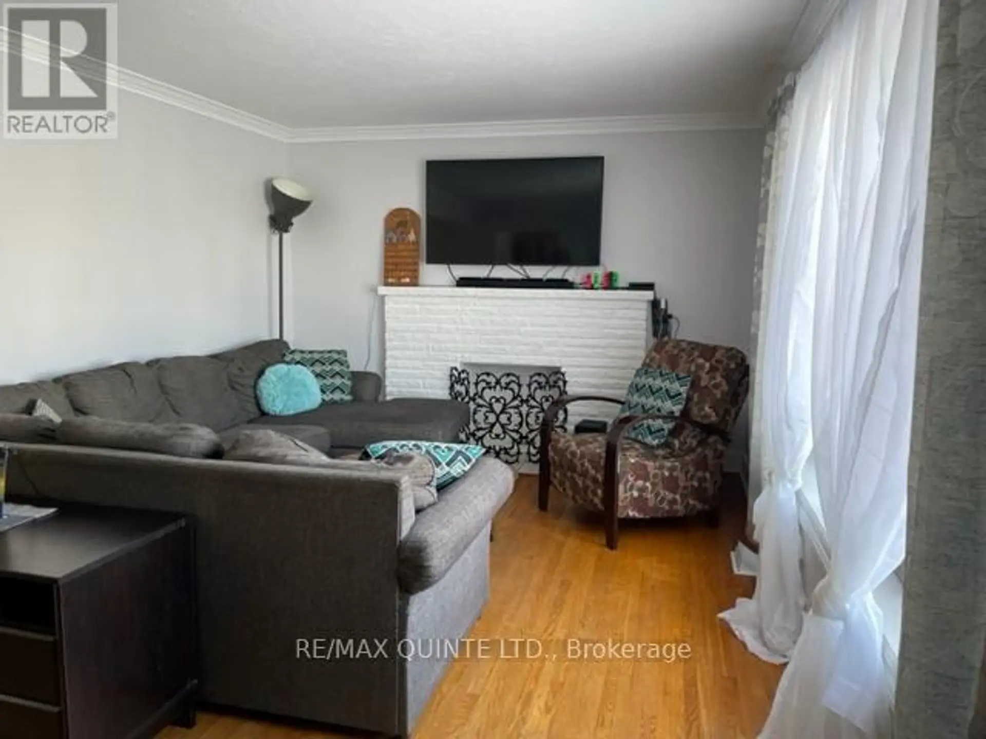 42 FOURTH AVENUE - Image 3