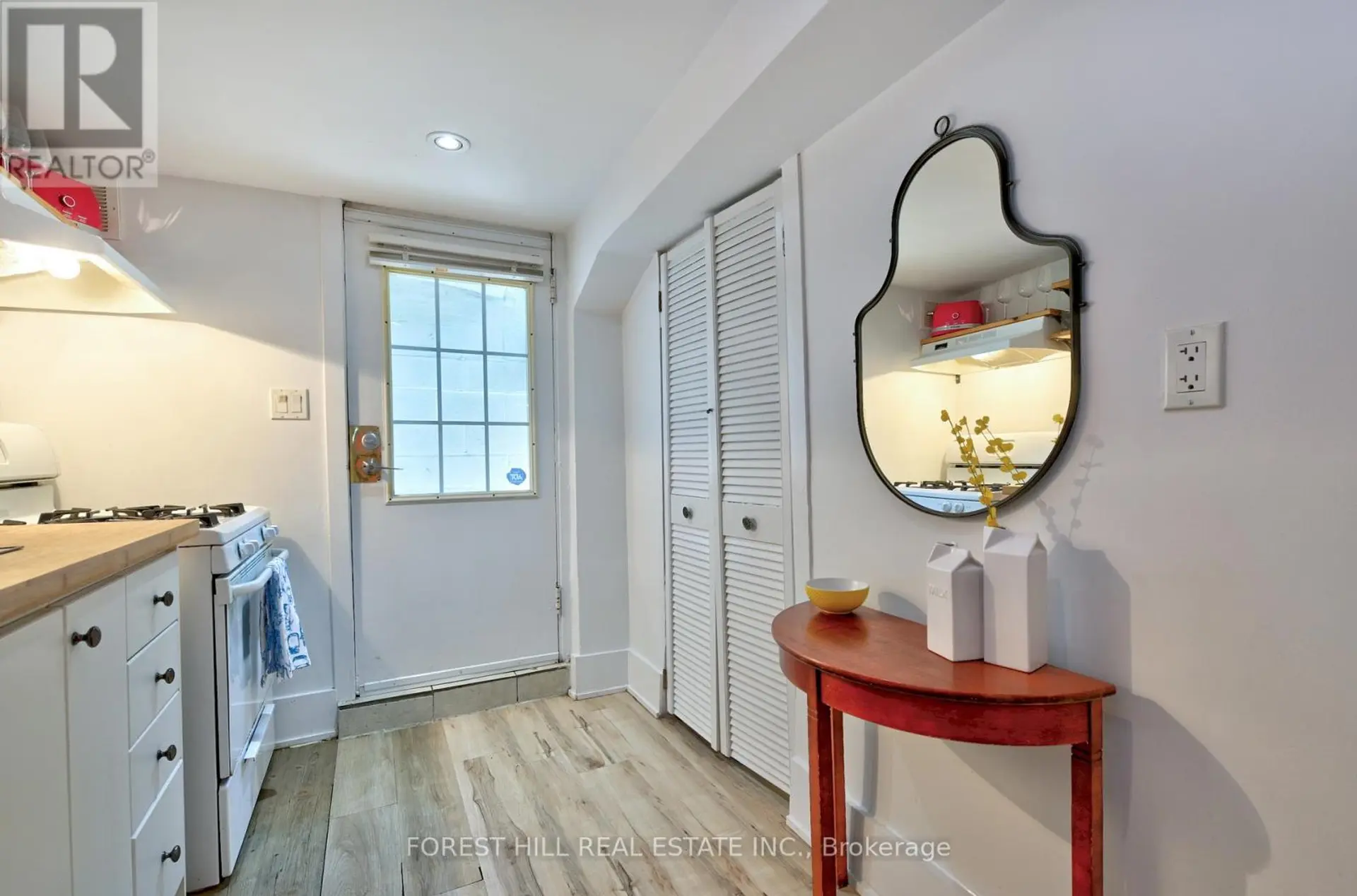 325 WESTMORELAND AVENUE N - Image 13