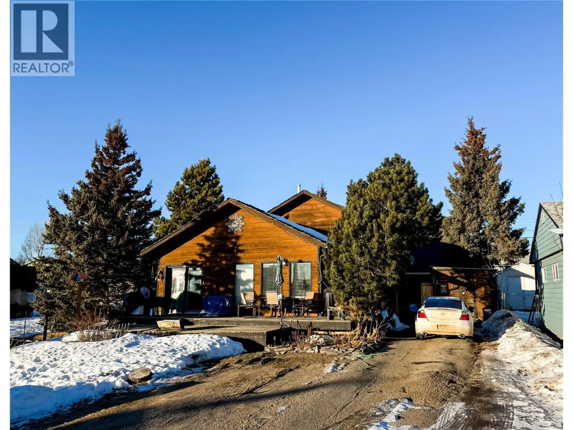 Property at 220 100 Avenue, Dawson Creek, BC