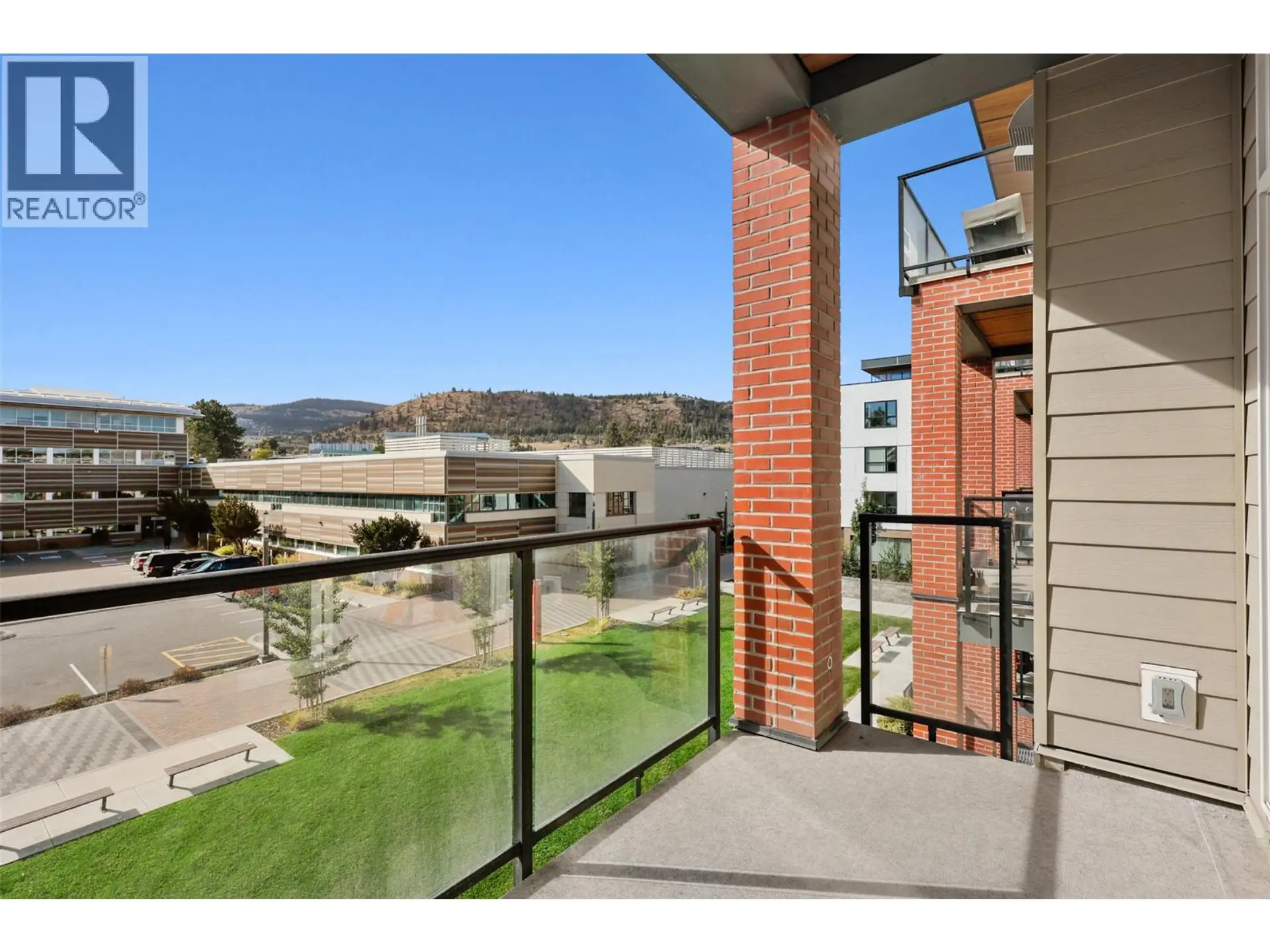 #308 885 University Drive - Image 9