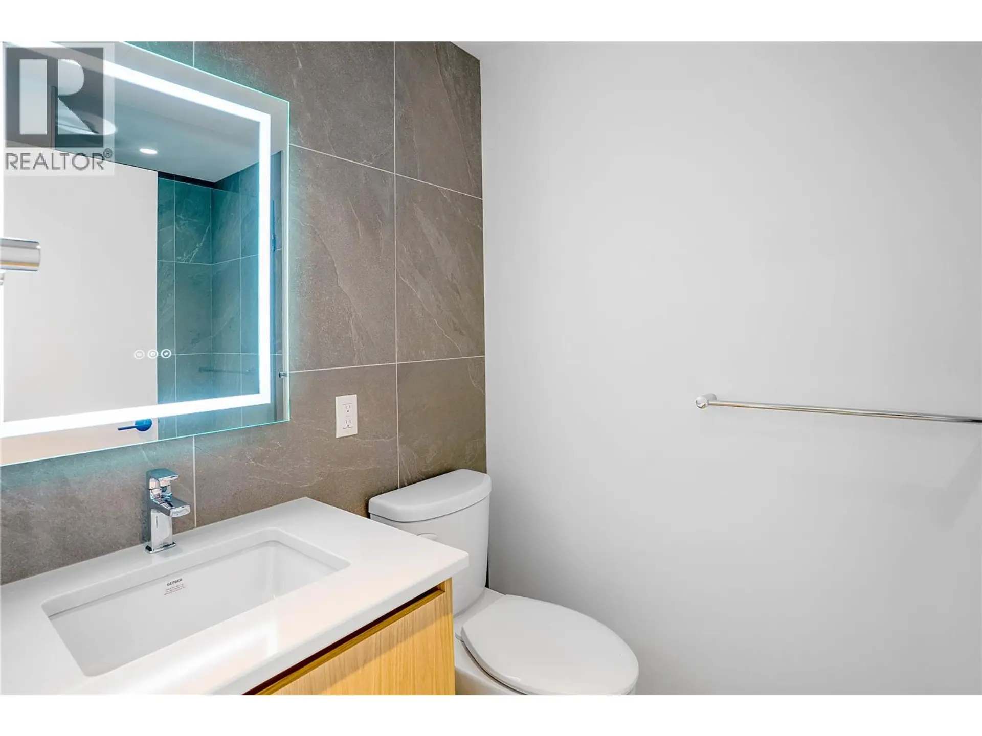 #309 3051 Abbott Street - Image 4