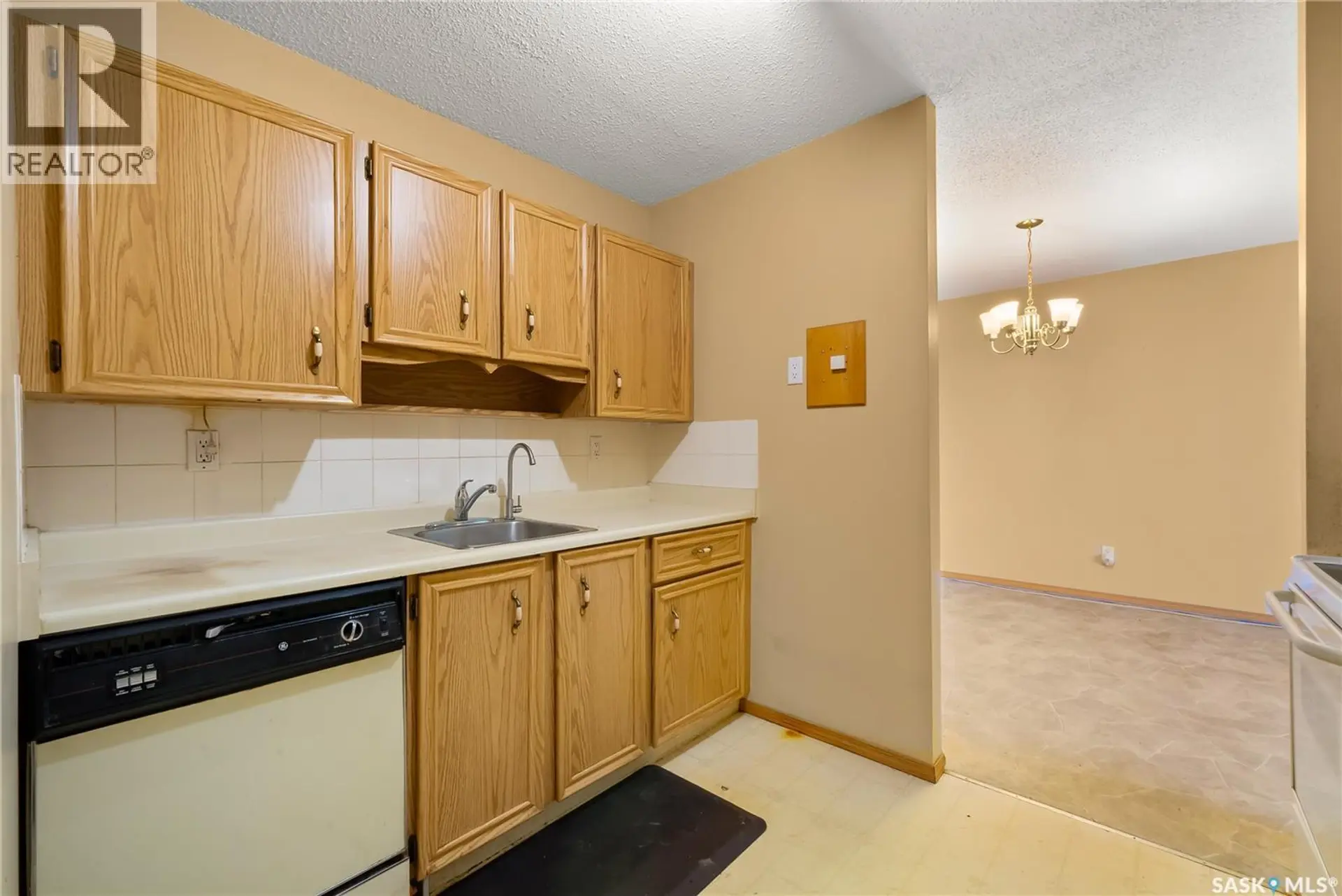 #304 4615 RAE STREET - Image 5