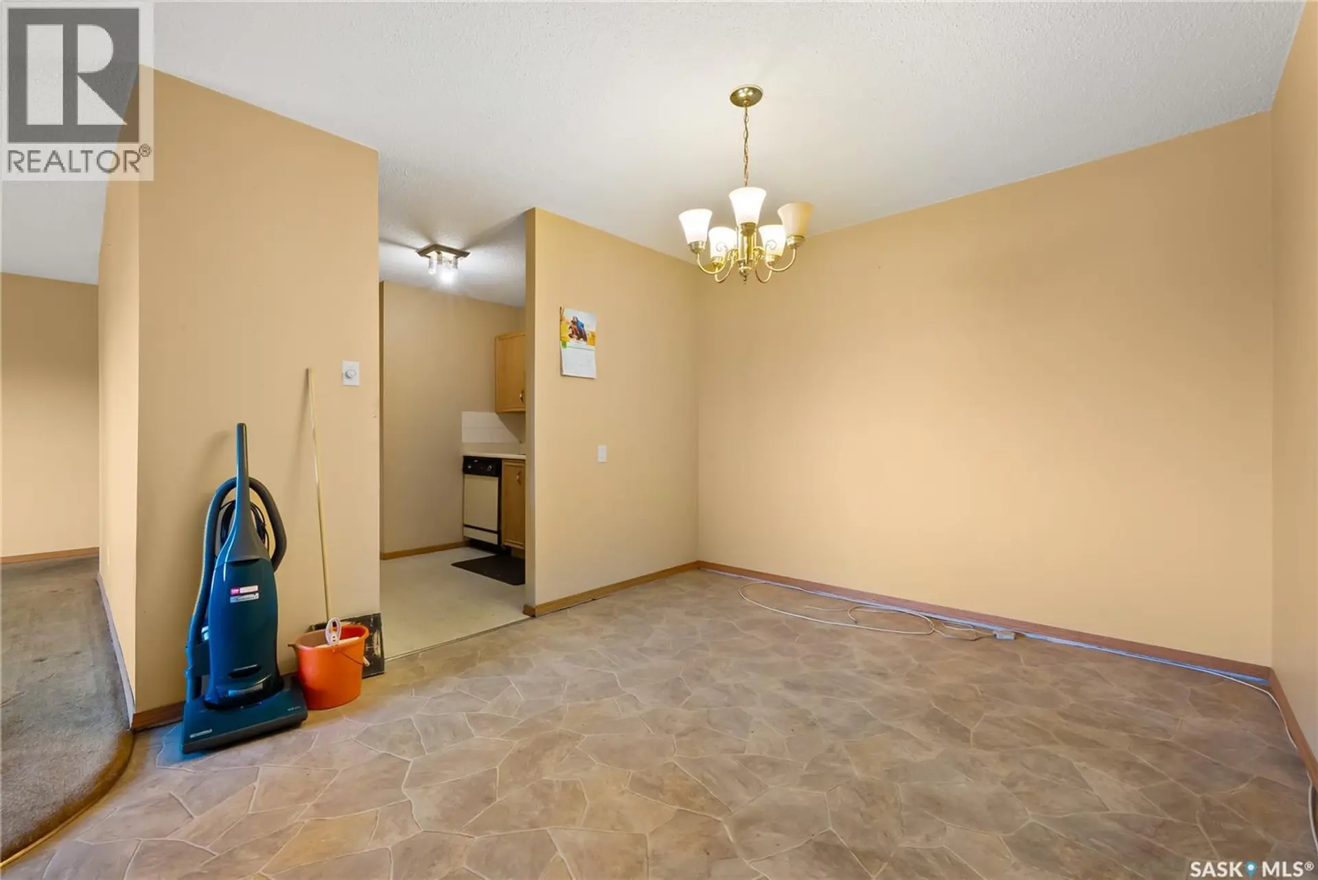 #304 4615 RAE STREET - Image 8