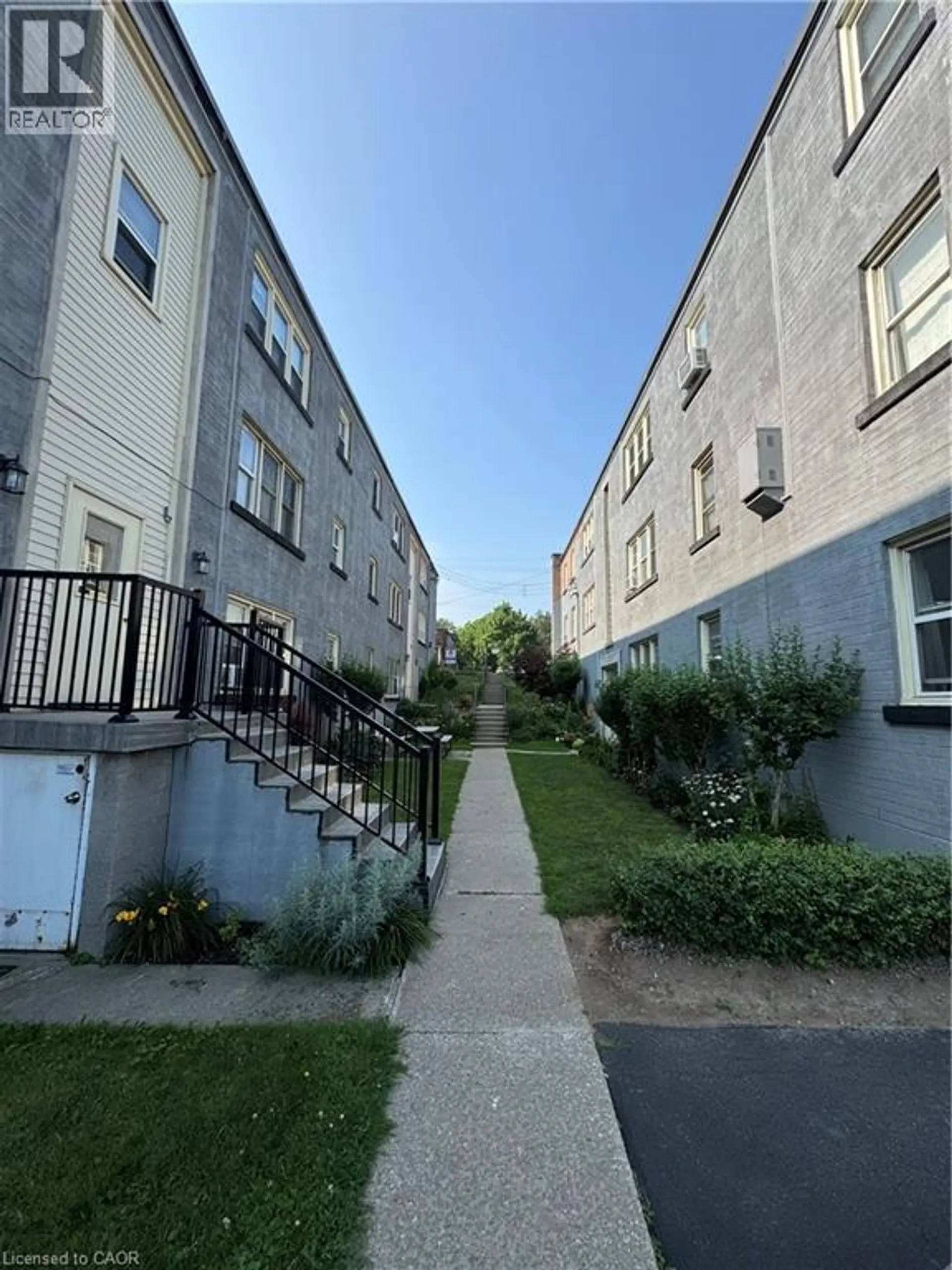 #11 1755 KING STREET - Image 1