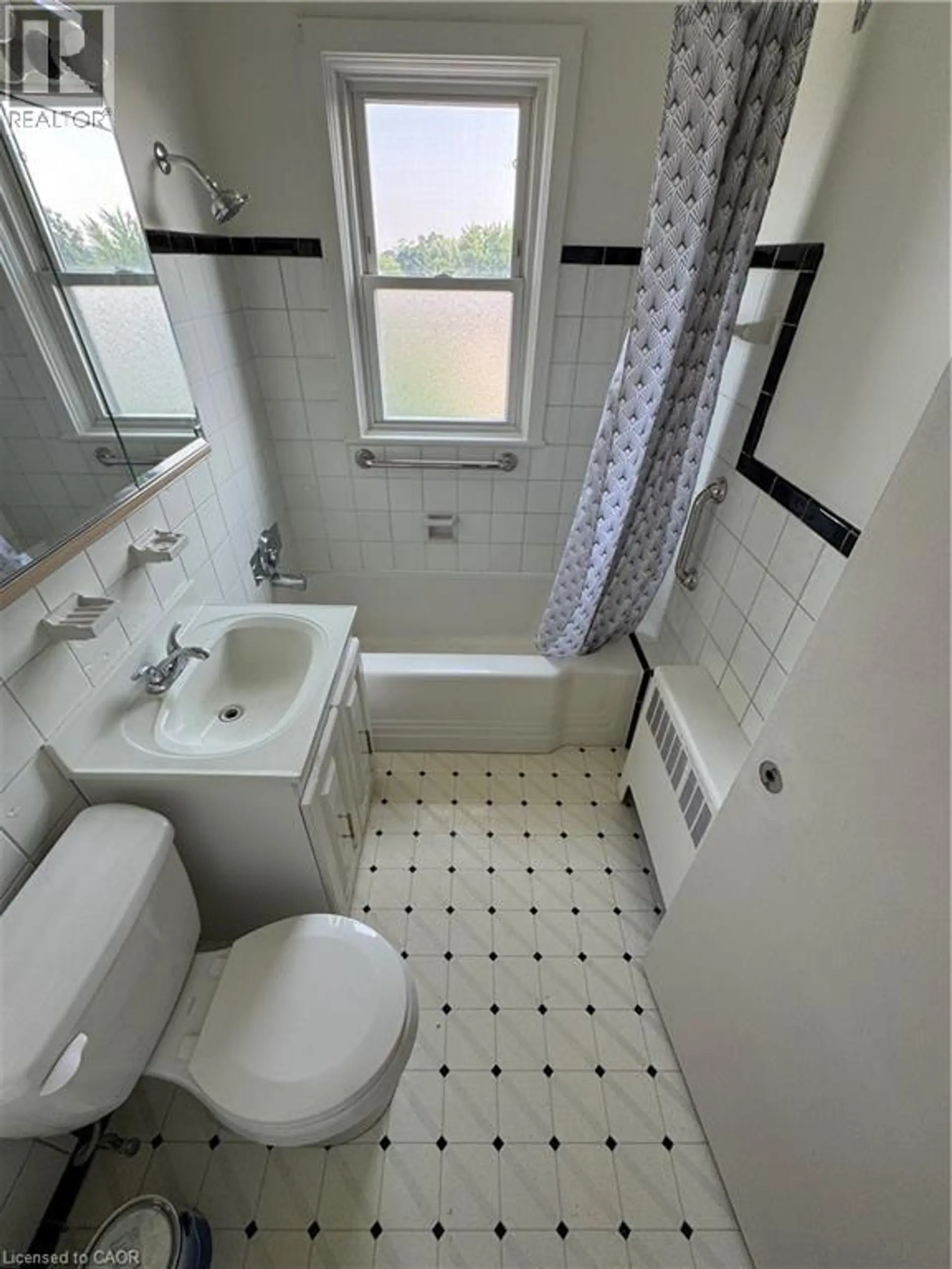 #11 1755 KING STREET - Image 15