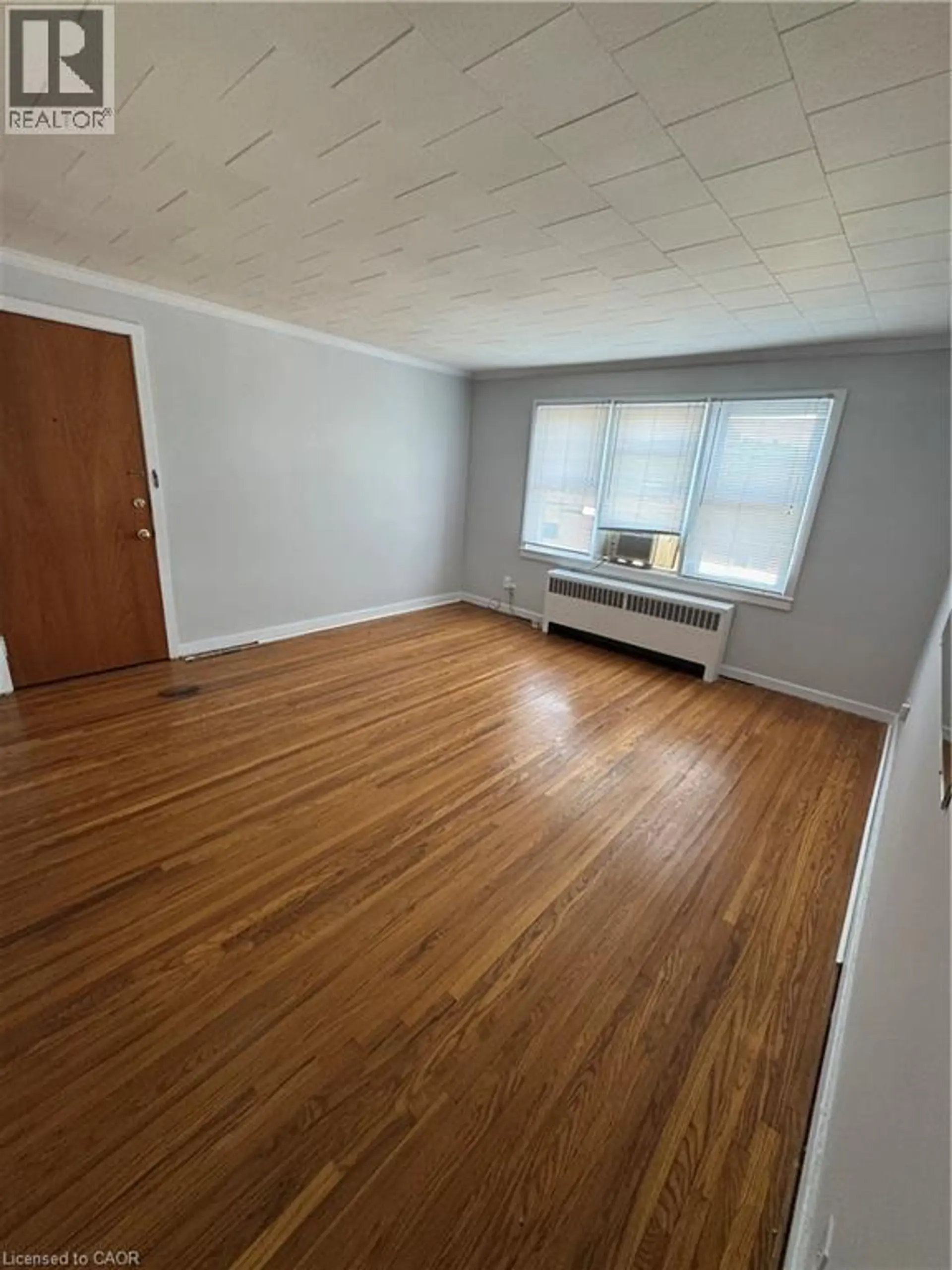 #11 1755 KING STREET - Image 17