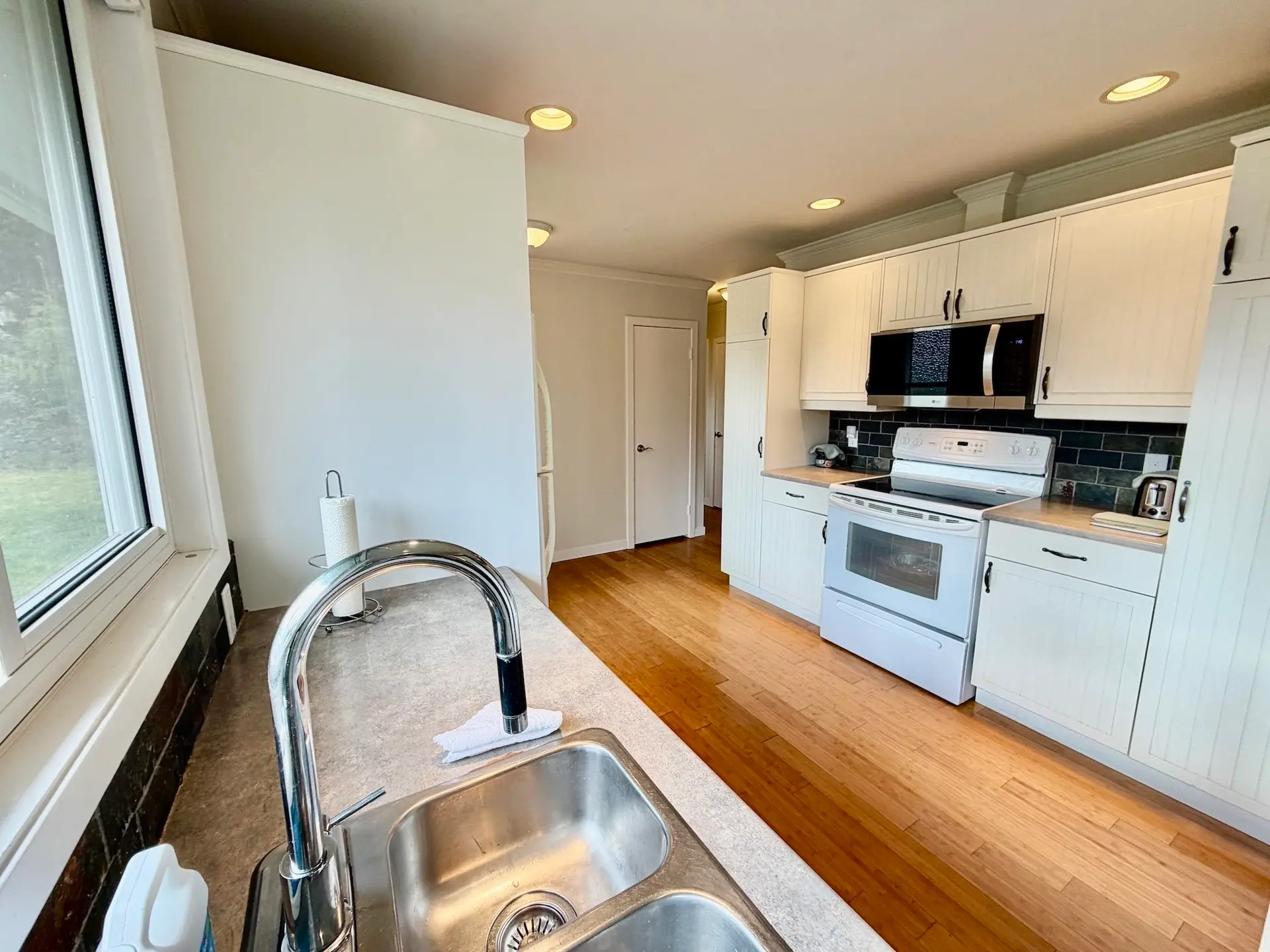 1876 Beaulynn Place - Image 11