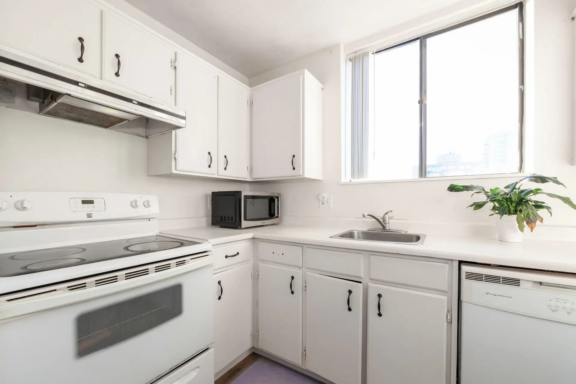 #905 7171 Beresford Street - Image 5