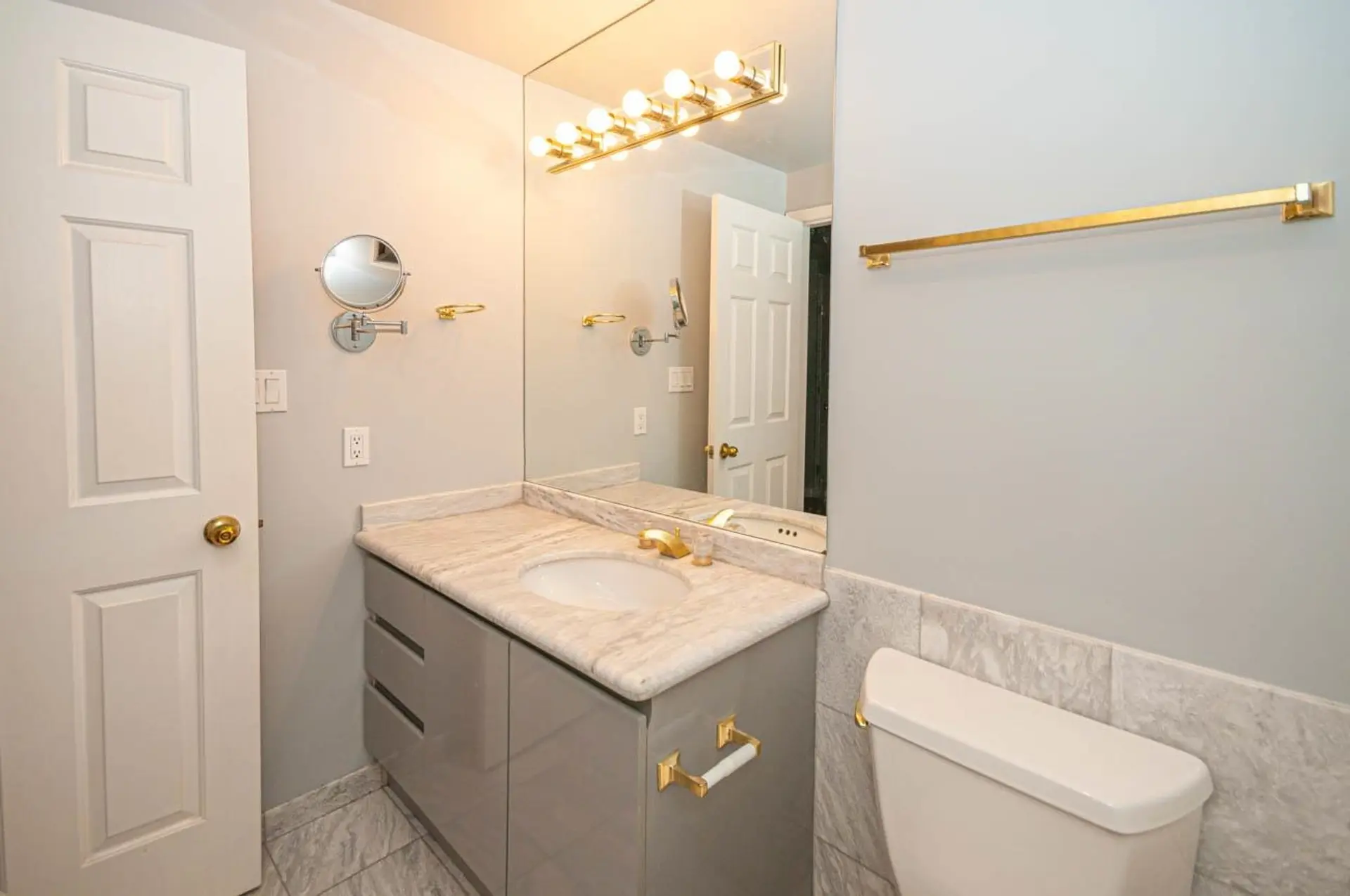 #1606 909 Burrard Street - Image 12