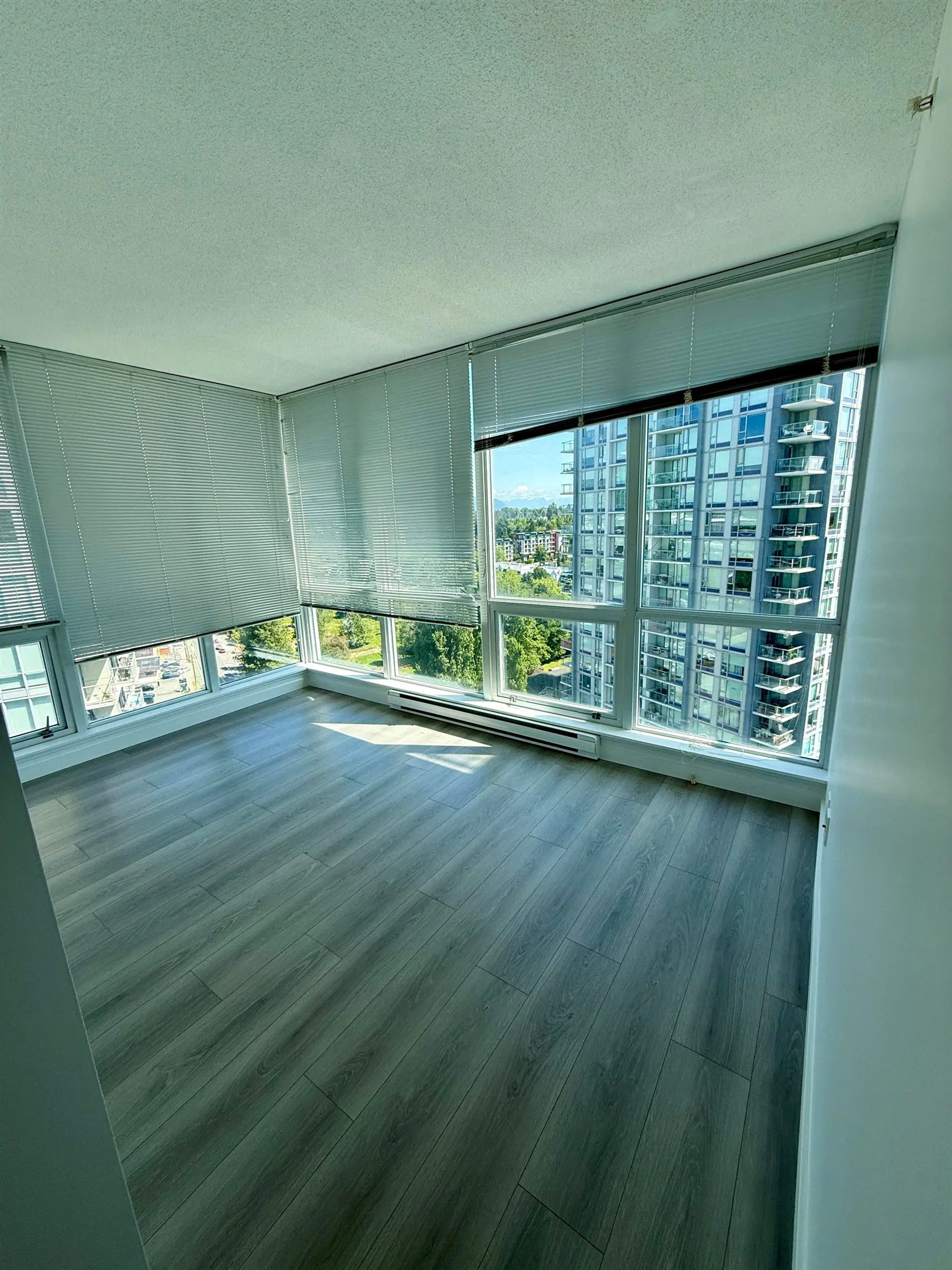 #1602 9981 Whalley Boulevard - Image 3