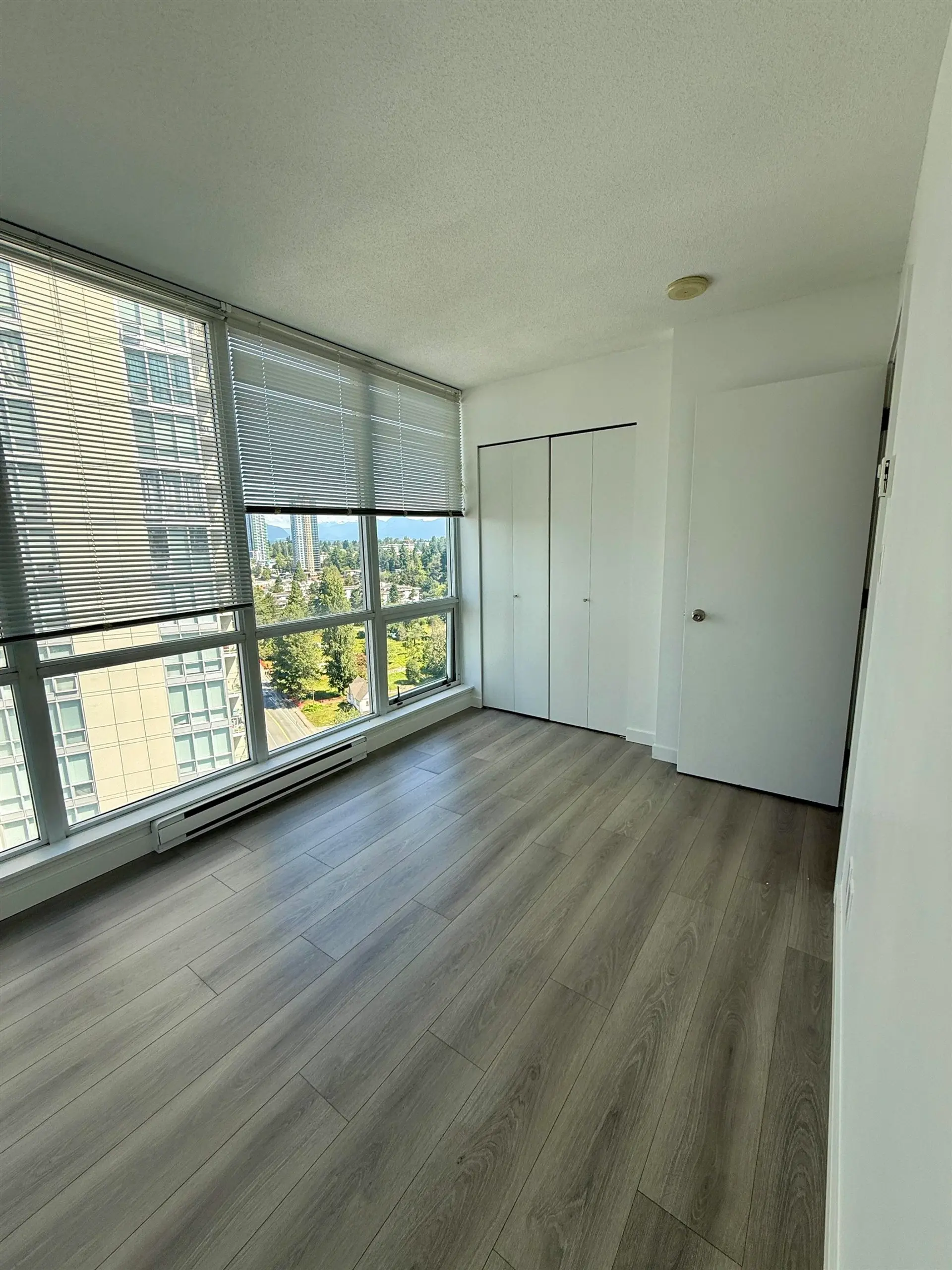 #1602 9981 Whalley Boulevard - Image 5