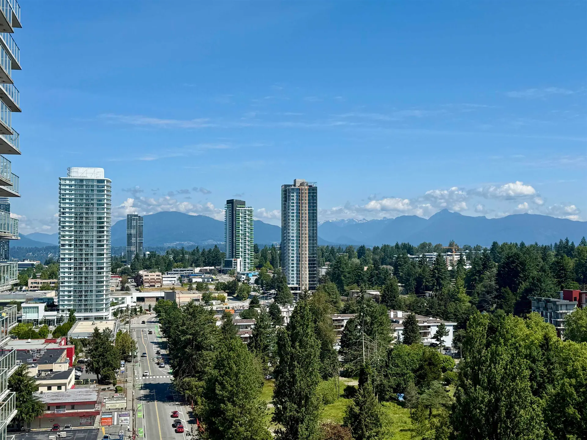 #1602 9981 Whalley Boulevard - Image 10