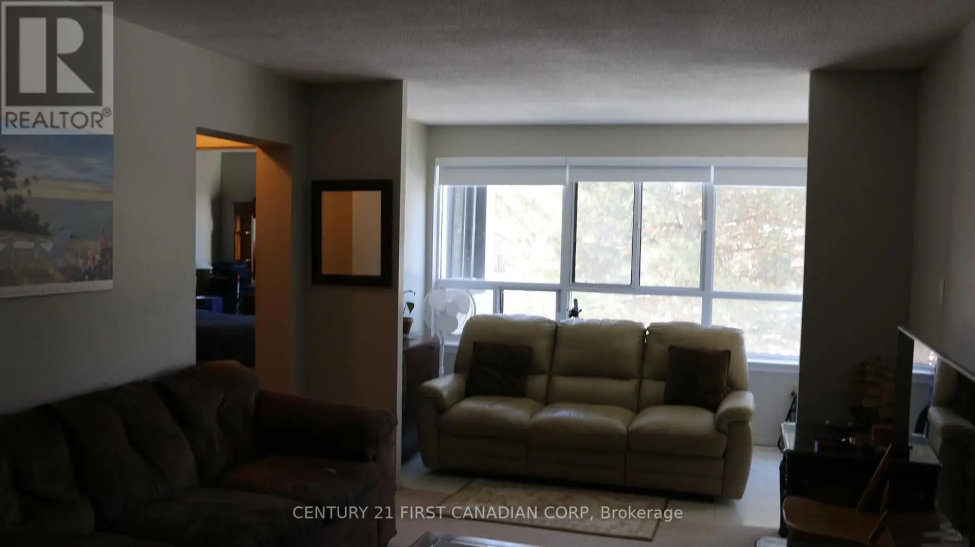#207 600 GRENFELL DRIVE - Image 4