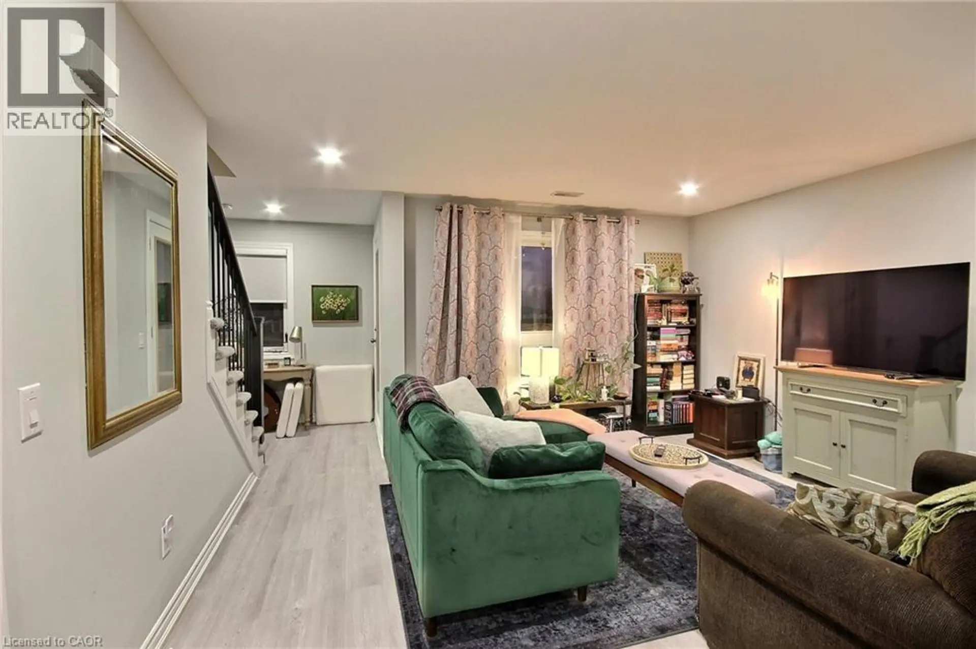287 CHAPEL HILL Drive - Image 7