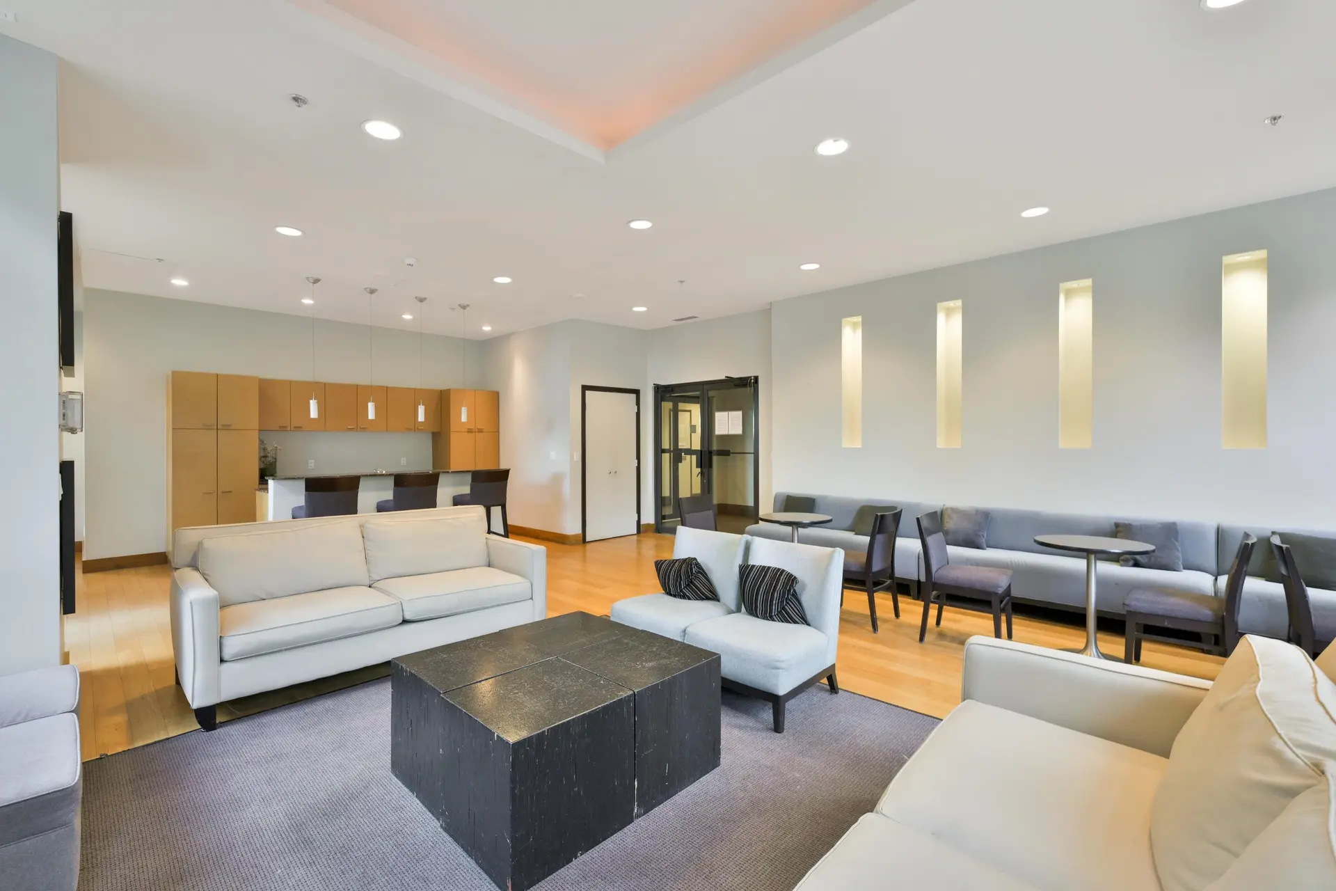 #2508 7063 Hall Avenue - Image 16