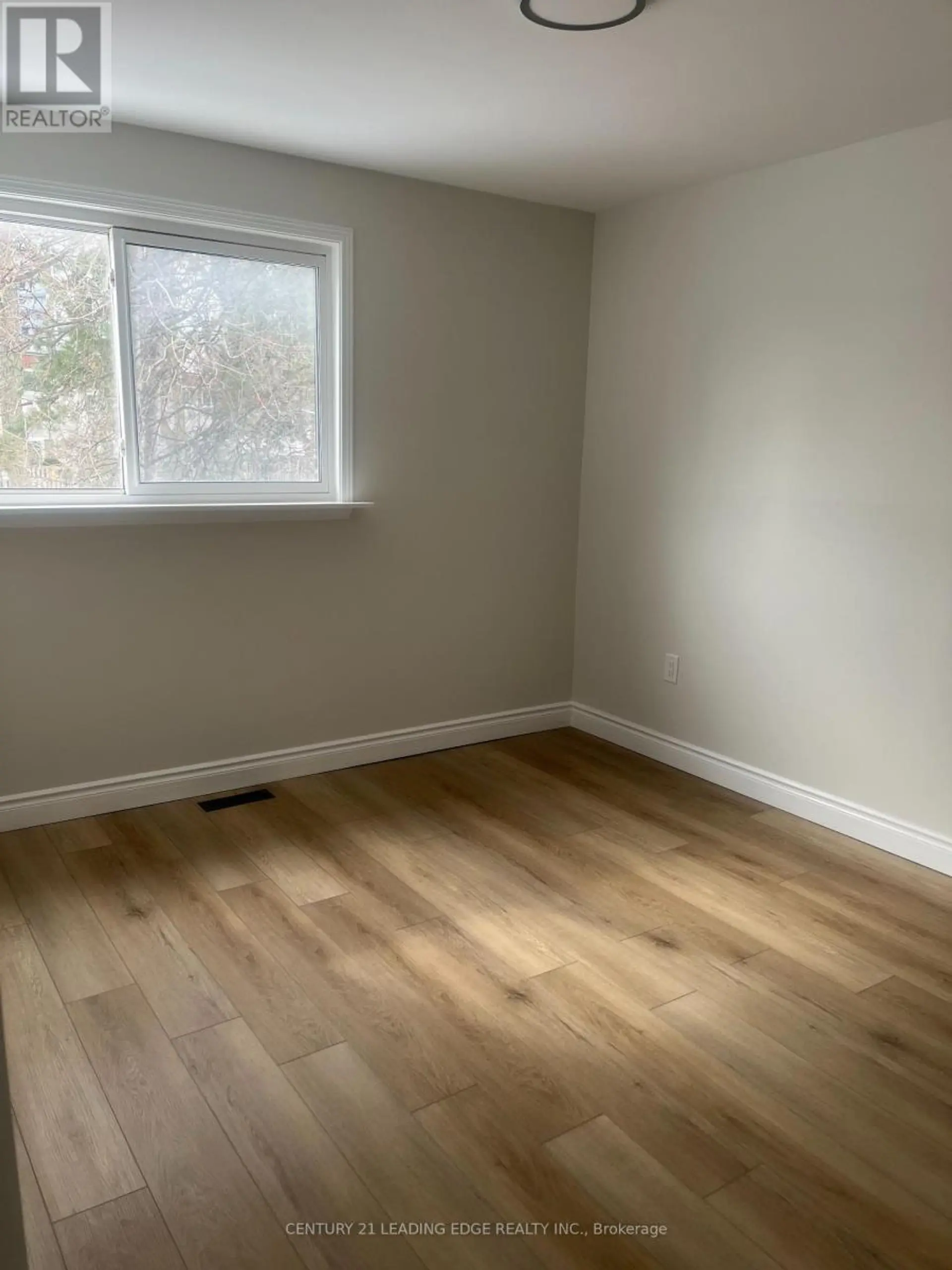 24 KING HENRYS BOULEVARD - Image 8