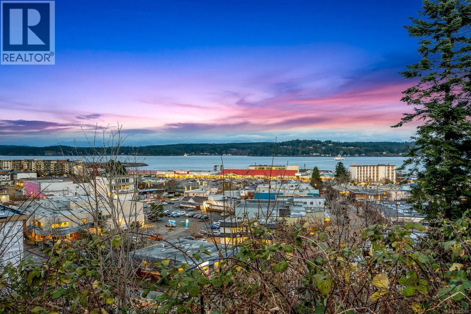 Property at 951 Dogwood St, Campbell River, BC