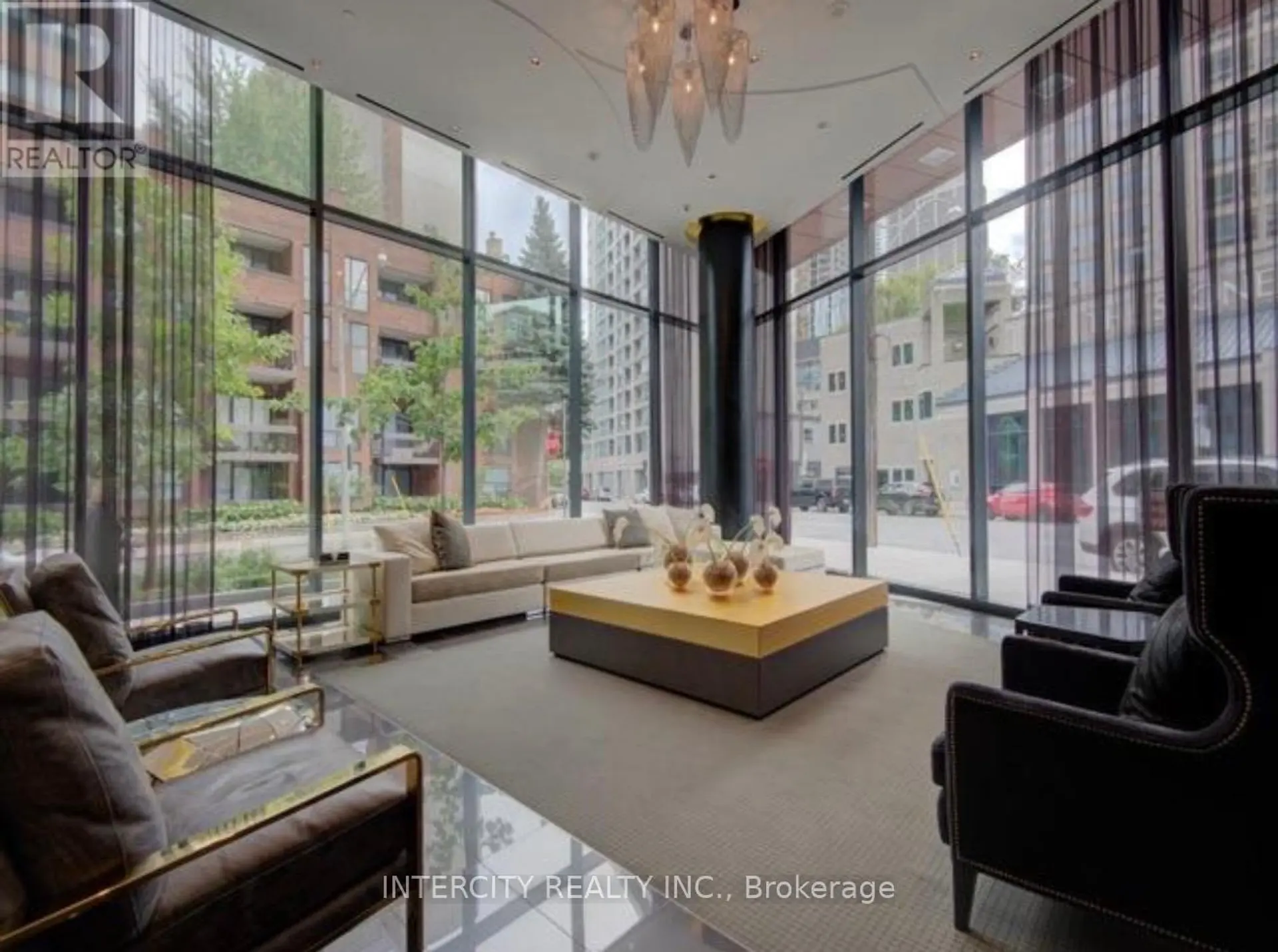 #1802 32 DAVENPORT ROAD - Image 2