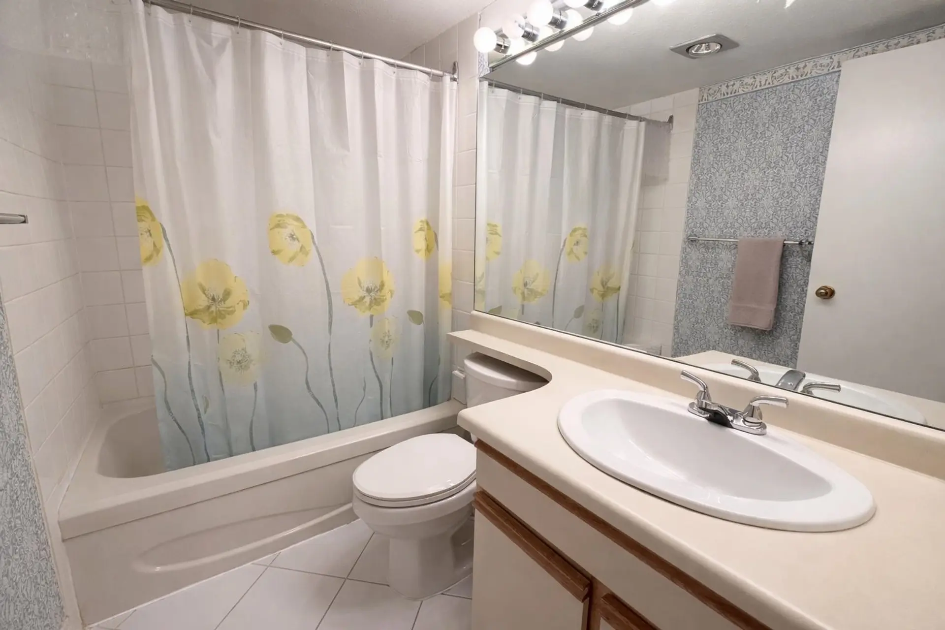 #316 555 W 14th Avenue - Image 7