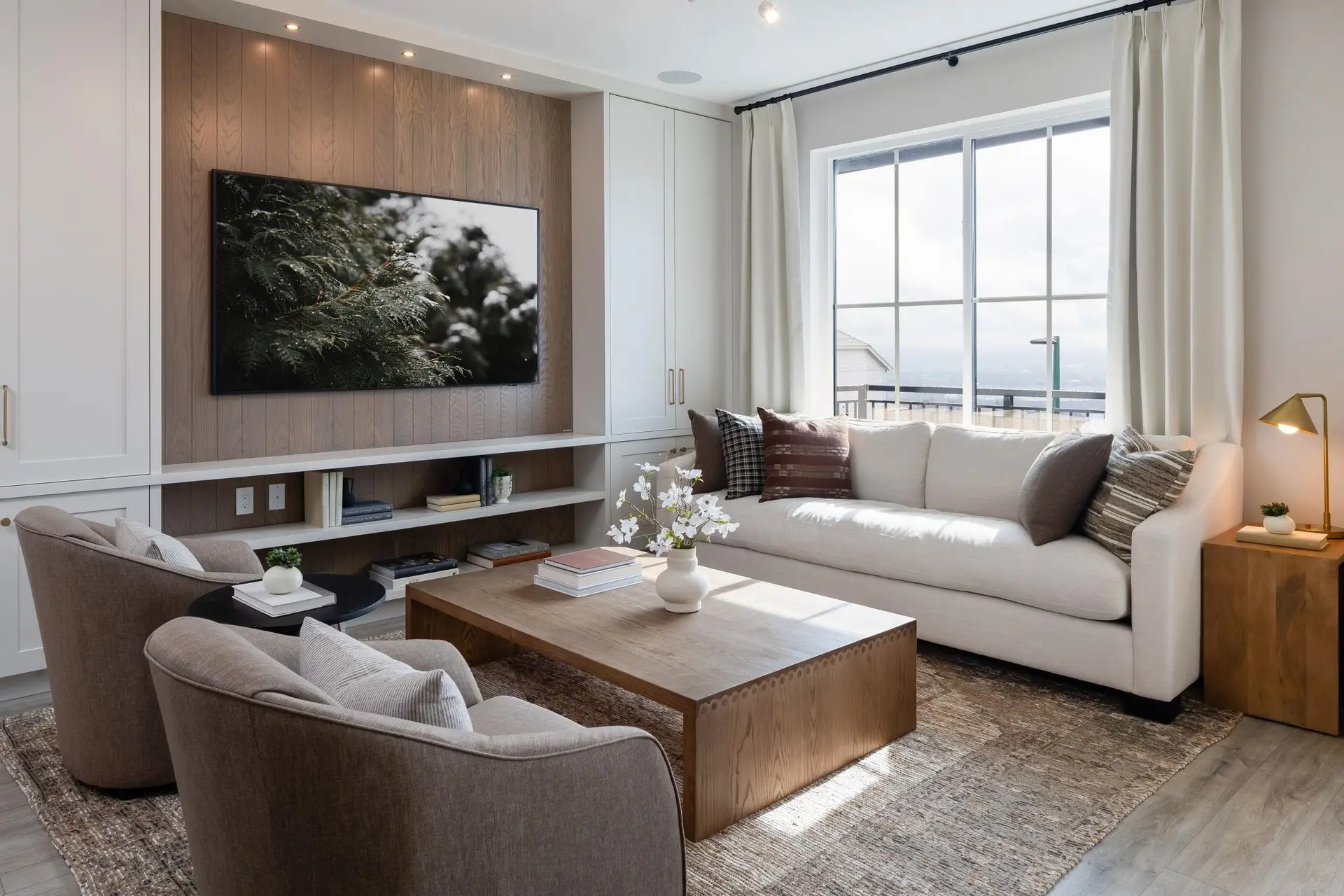 #167 3637 Sheffield Avenue - Image 3