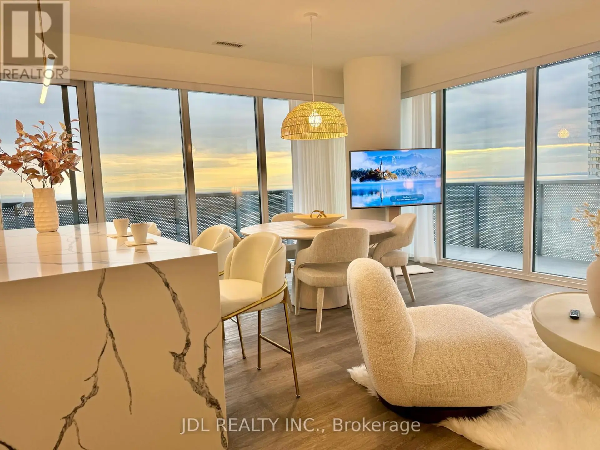 #5811 55 COOPER STREET - Image 2
