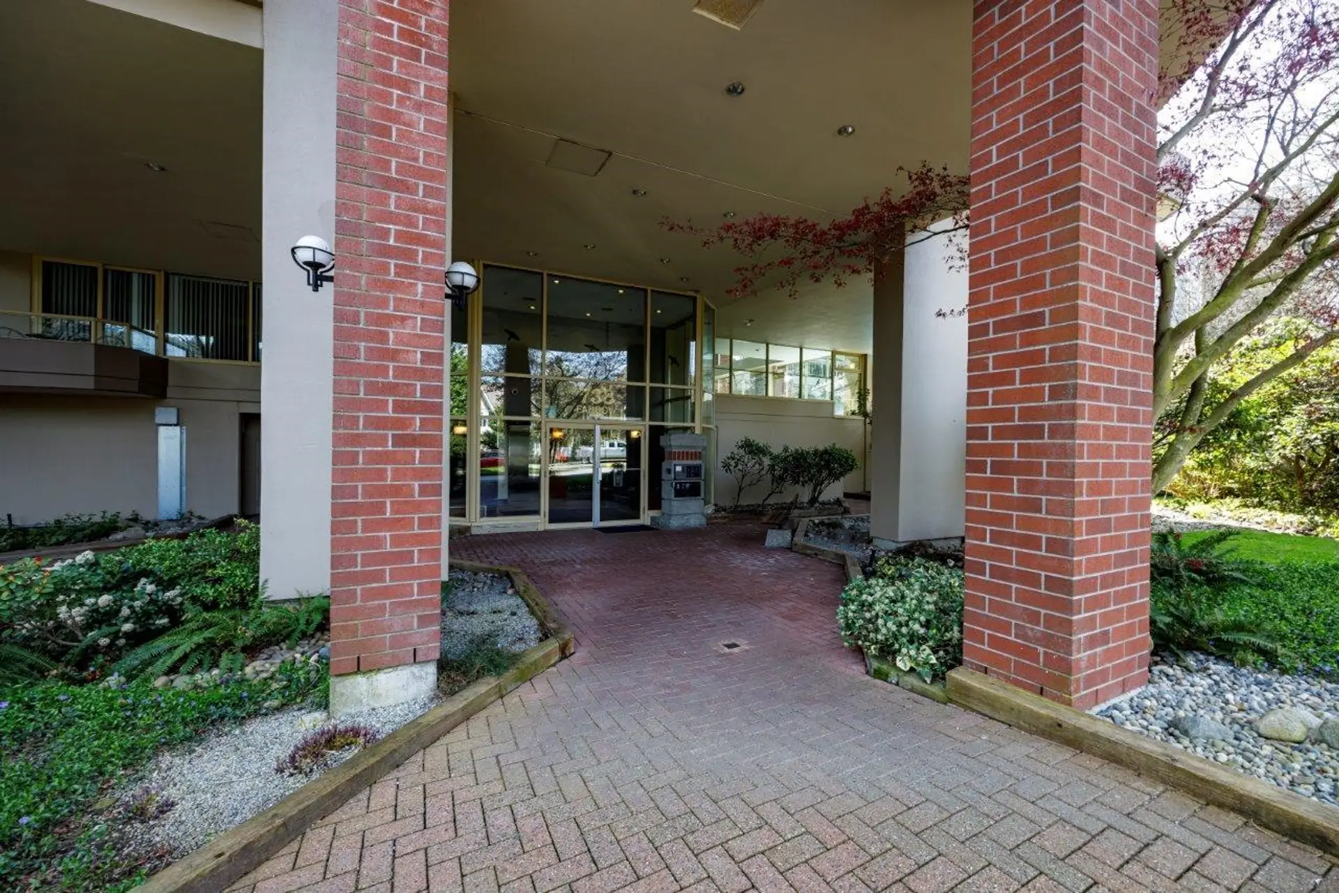 #903 738 Farrow Street - Image 2