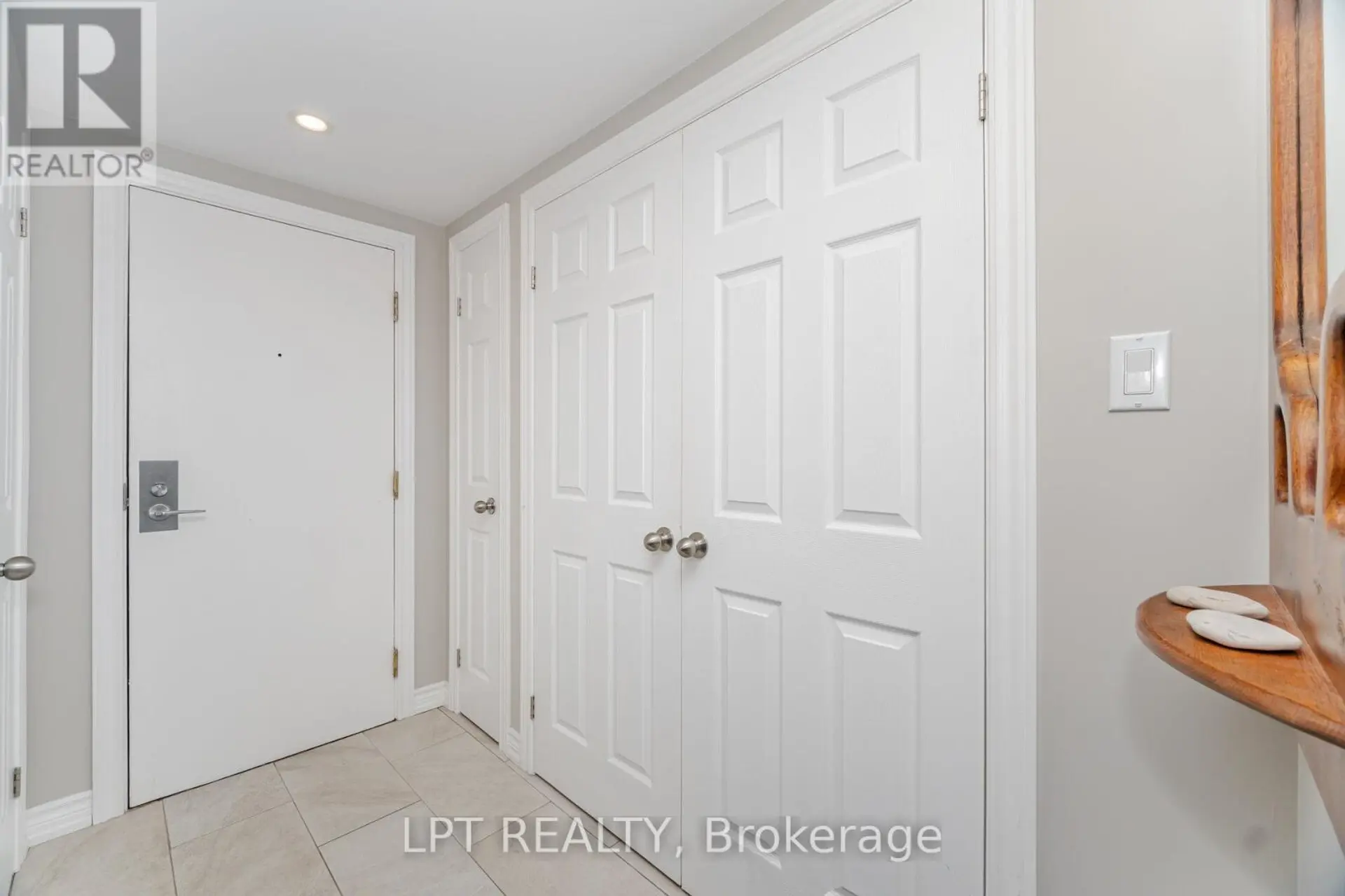 #2007 55 CENTRE AVENUE - Image 20