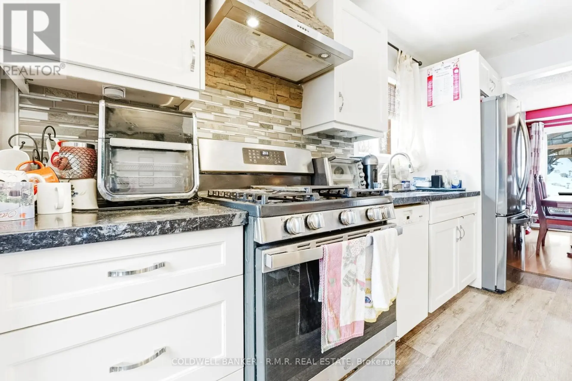 169 SUTHERLAND CRESCENT - Image 4